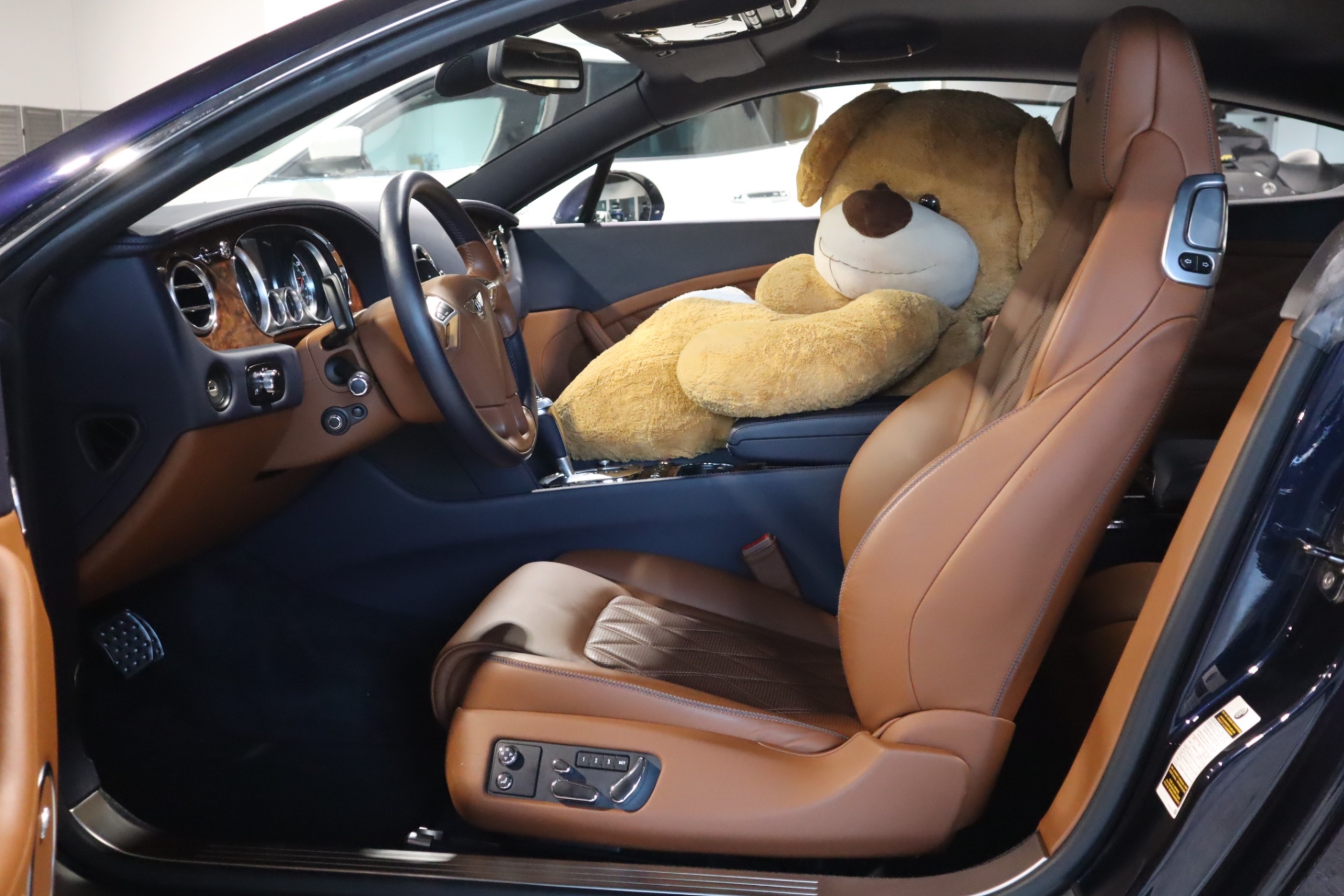 /infiniterideautoltd/2012-Bentley-ContinentalGT-8415167166061928.jpg