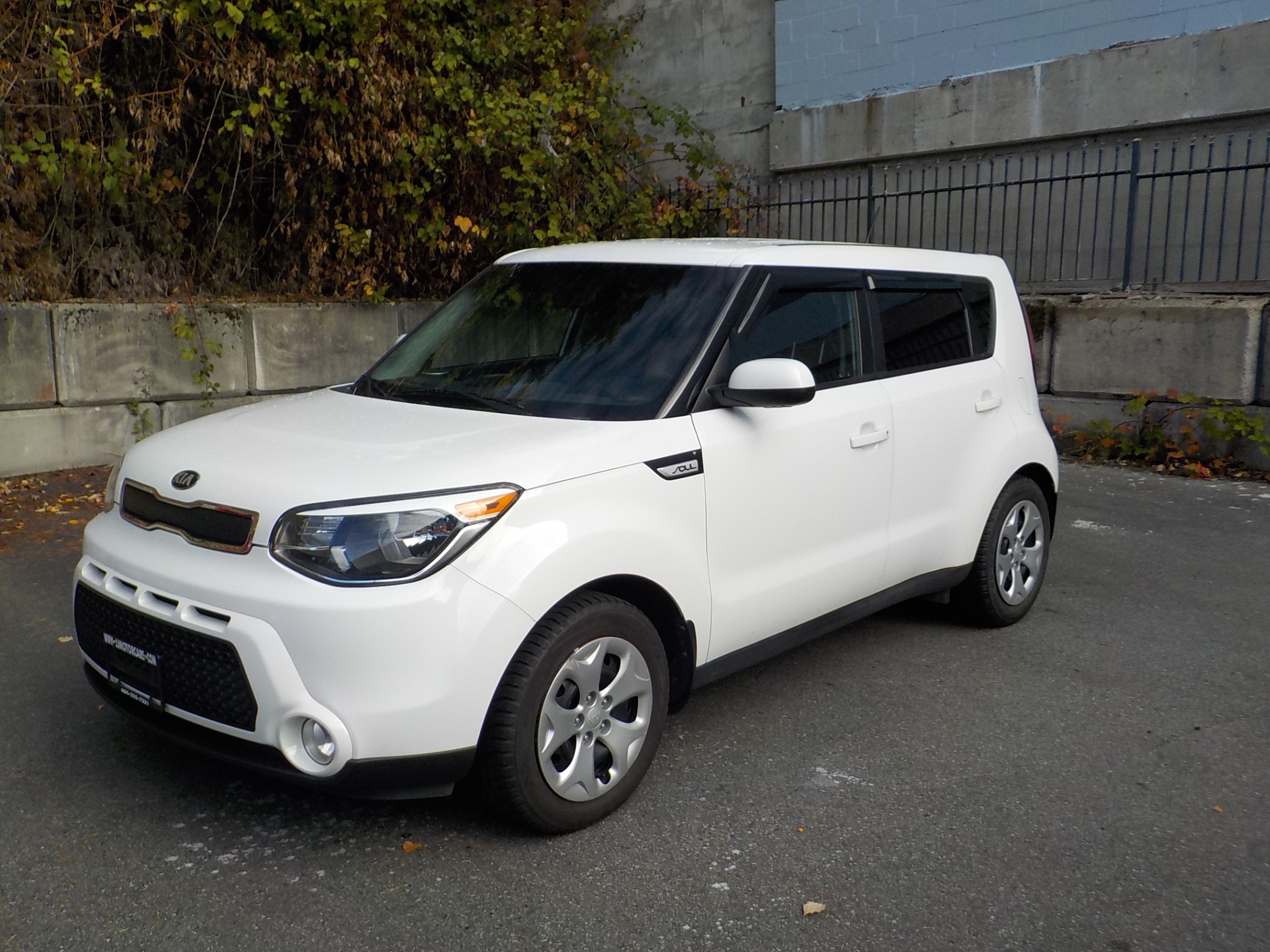 Voxcar KIA Soul HATCHBACK in White, VANCOUVER