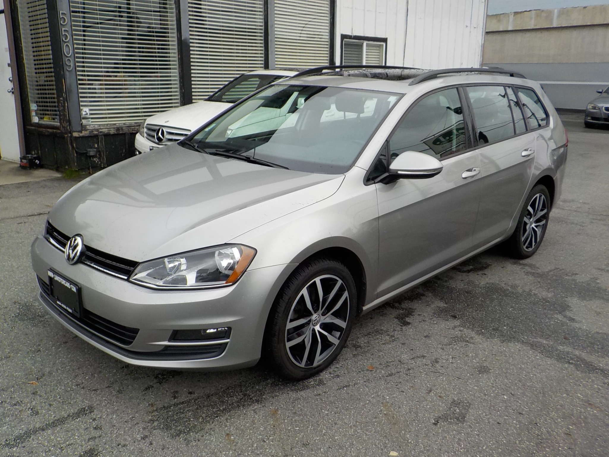 Voxcar VOLKSWAGEN Golf SportWagon HATCHBACK in Metallic Champagne, VANCOUVER