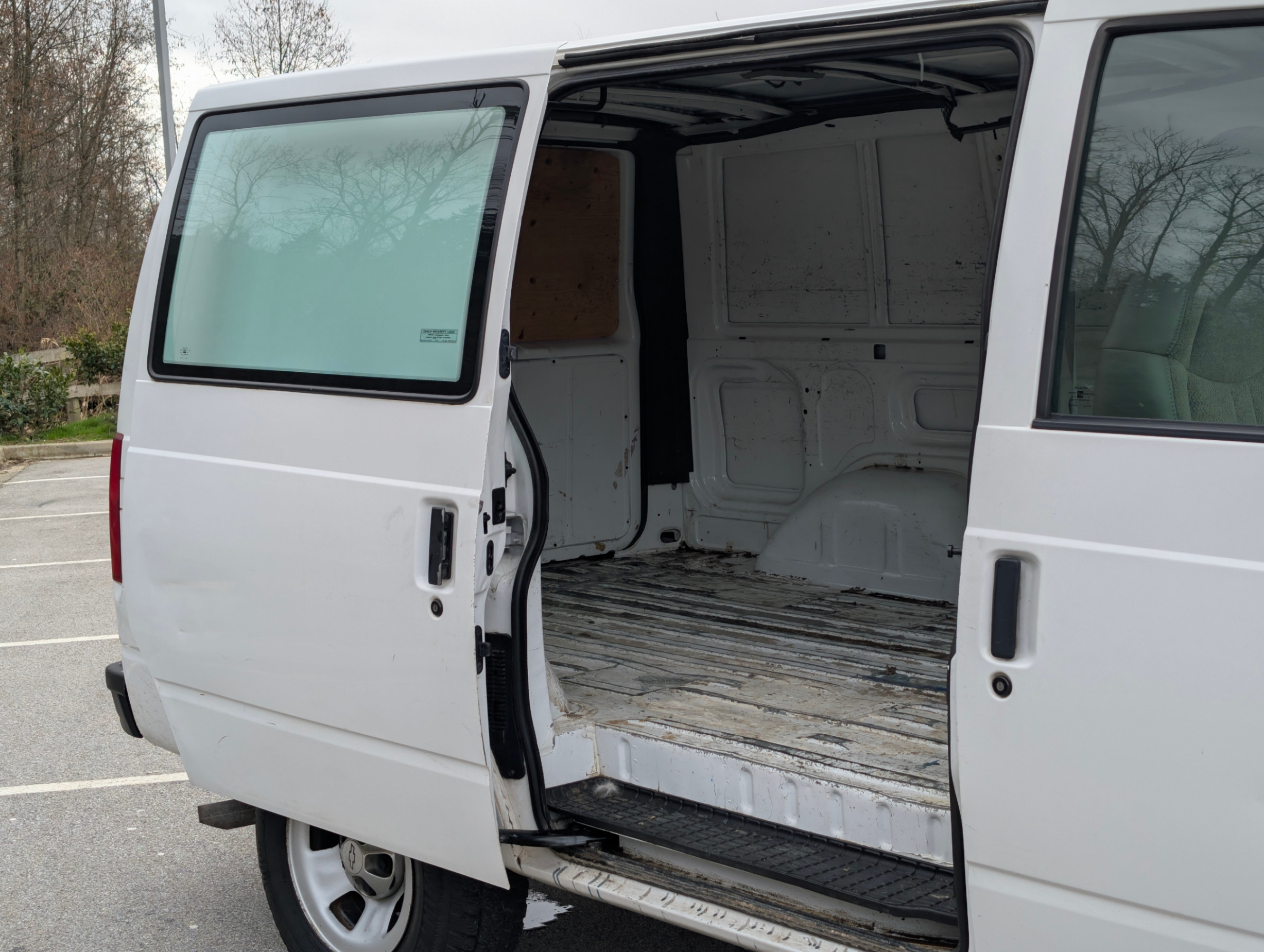 /joemotorltd1/2000-Chevrolet-AstroCargo-31773599645179473.jpg