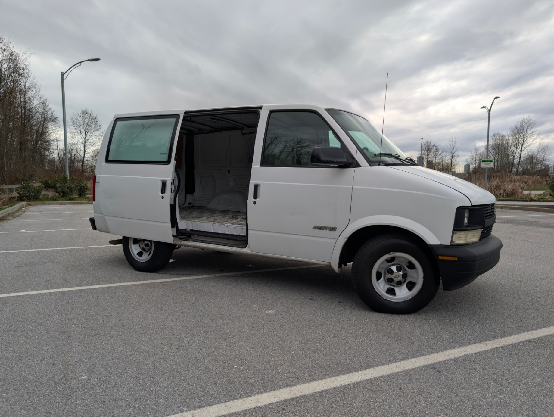 /joemotorltd1/2000-Chevrolet-AstroCargo-7177861490051369.jpg