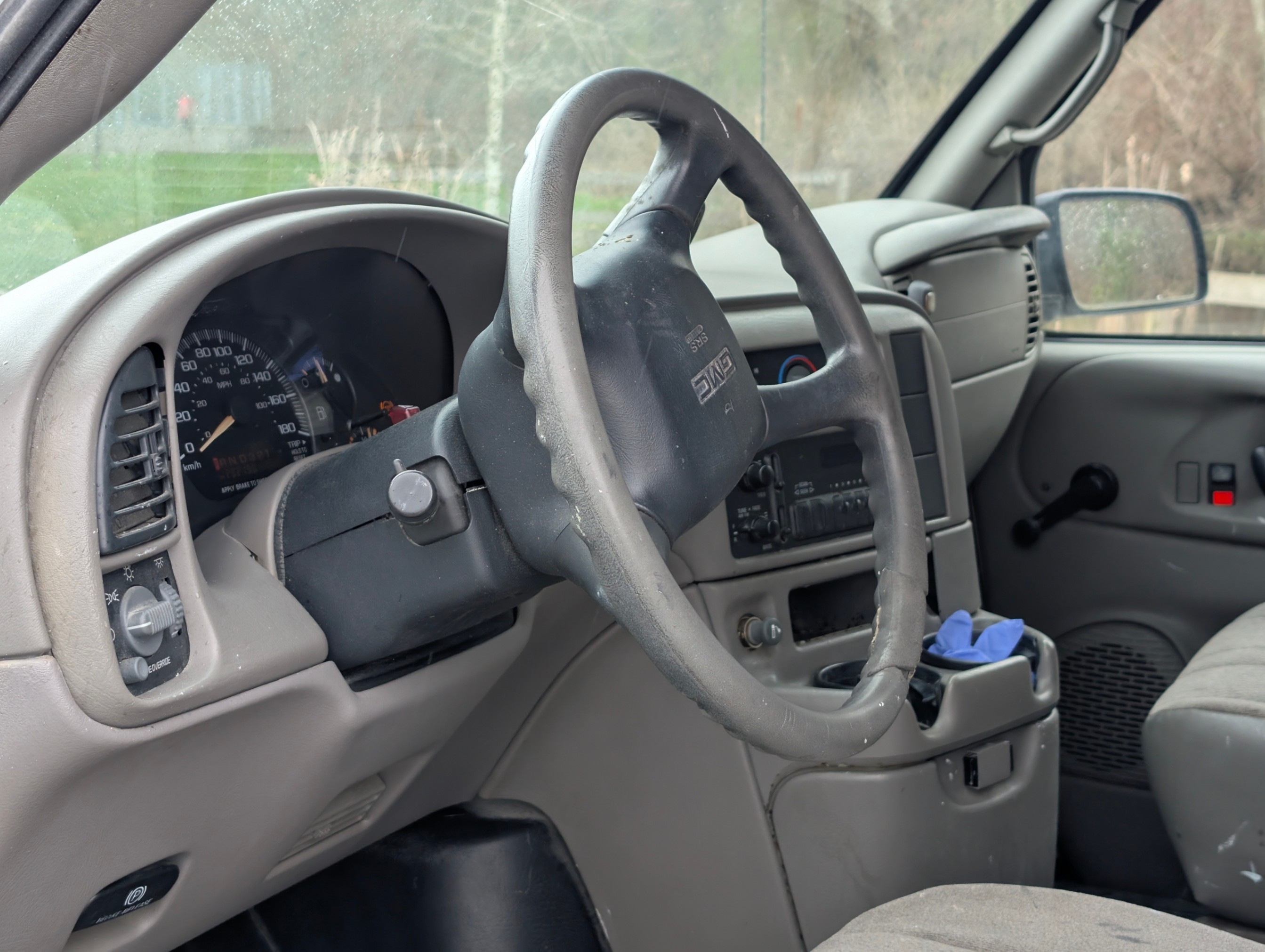 /joemotorltd1/2003-GMC-Safari-25265817166628124.jpg