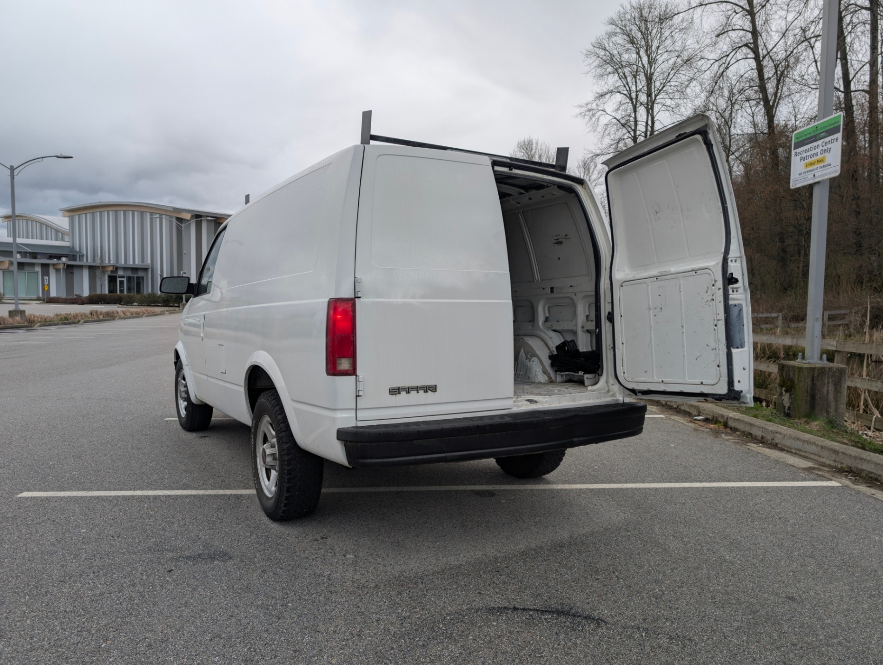 /joemotorltd1/2003-GMC-Safari-7501596692430936.jpg