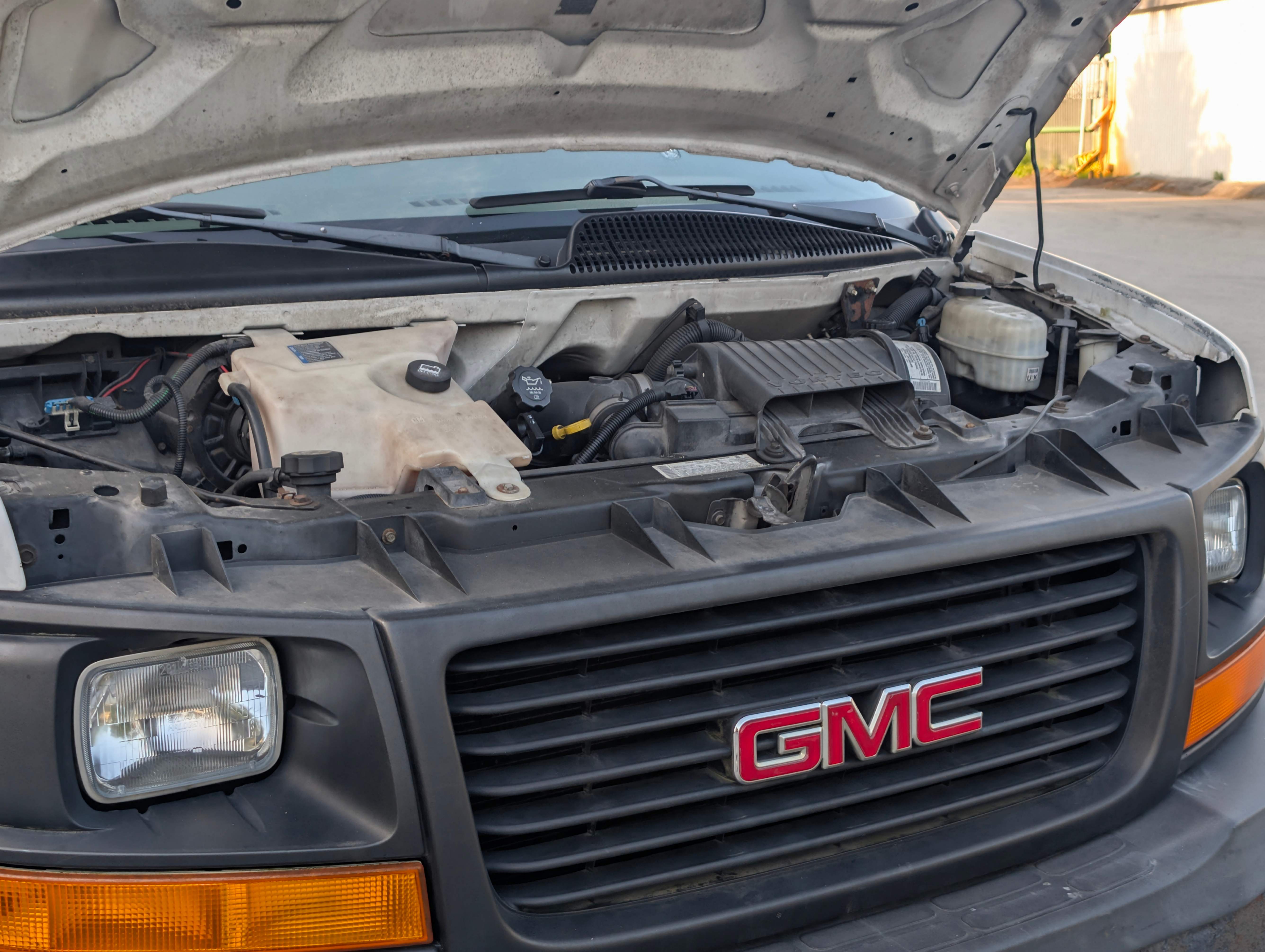 /joemotorltd1/2005-GMC-SavanaSpecial-545254036761895.jpg