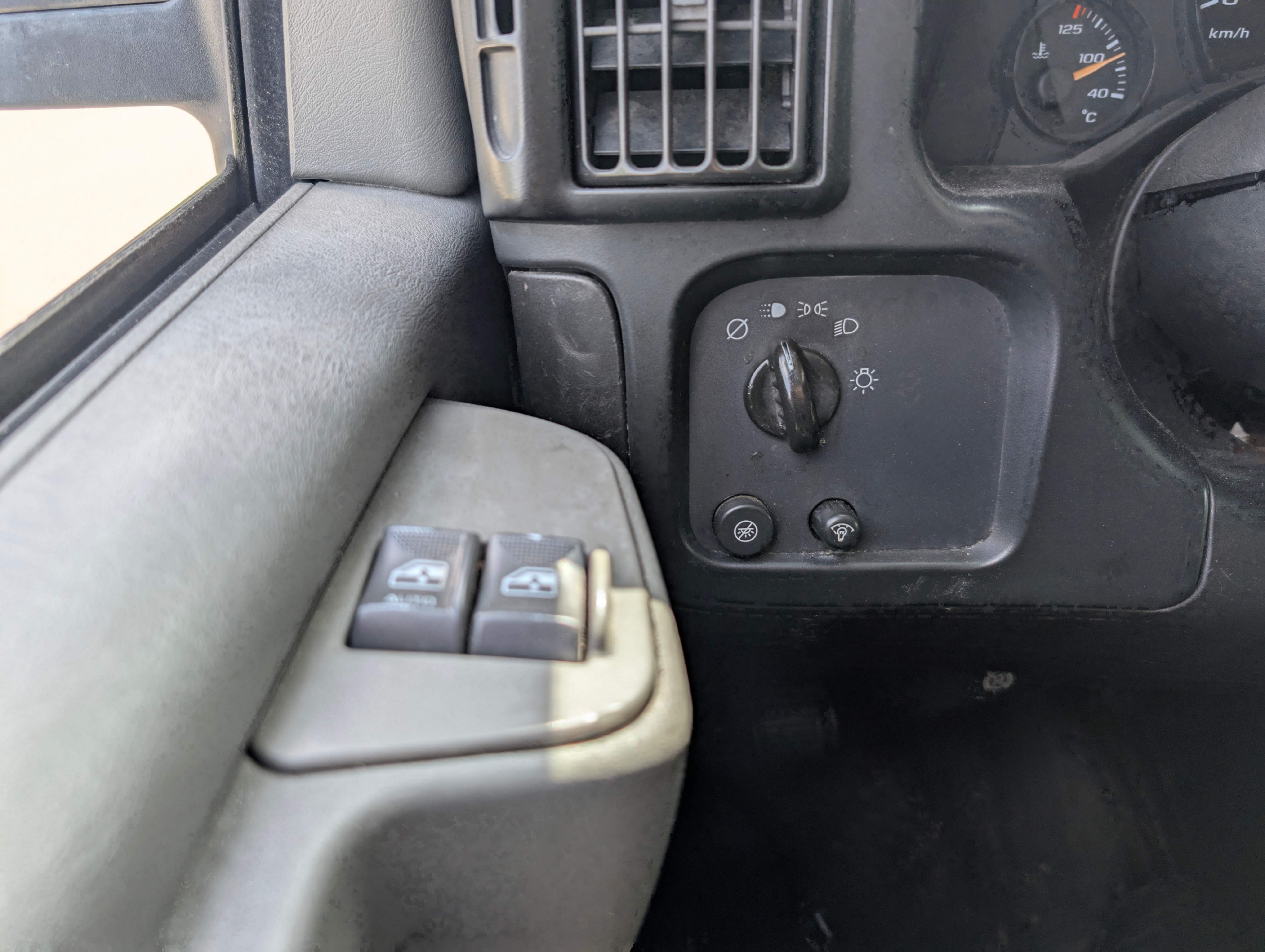 /joemotorltd1/2006-GMC-Savana-5126303771300078.jpg