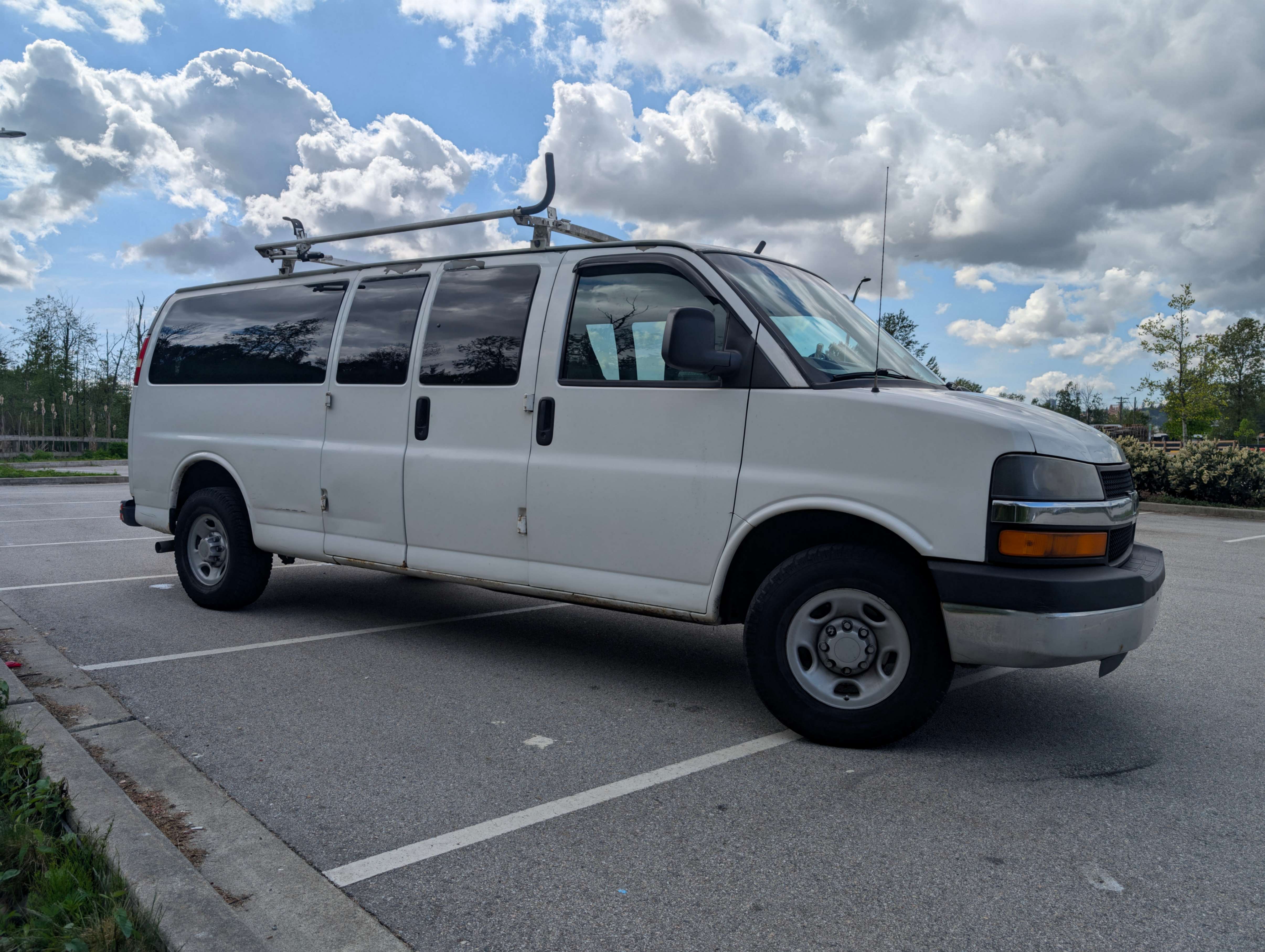 /joemotorltd1/2008-GMC-SavanaPassenger-01496161300332255.jpg