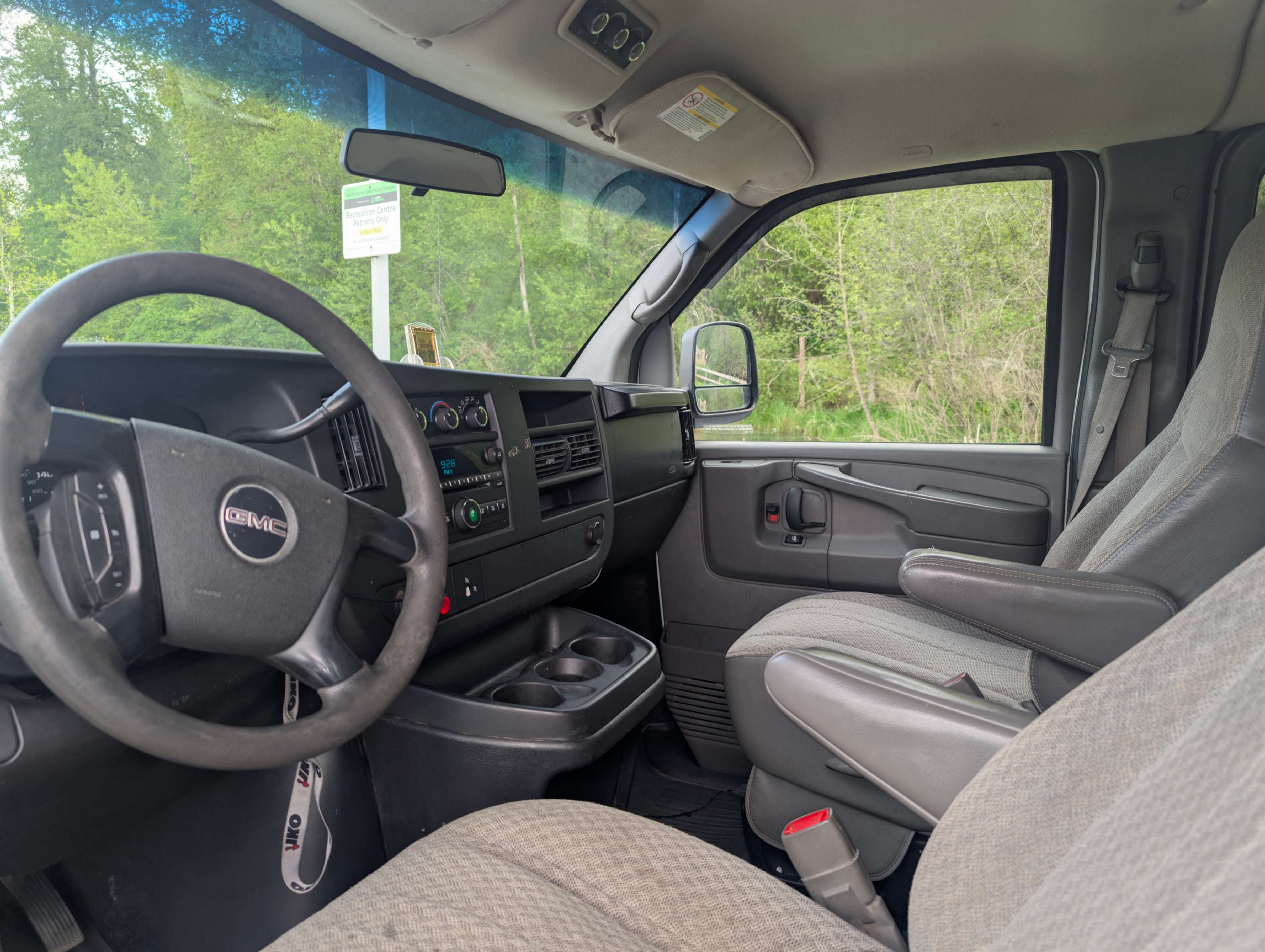 /joemotorltd1/2008-GMC-SavanaPassenger-4267126051862238.jpg