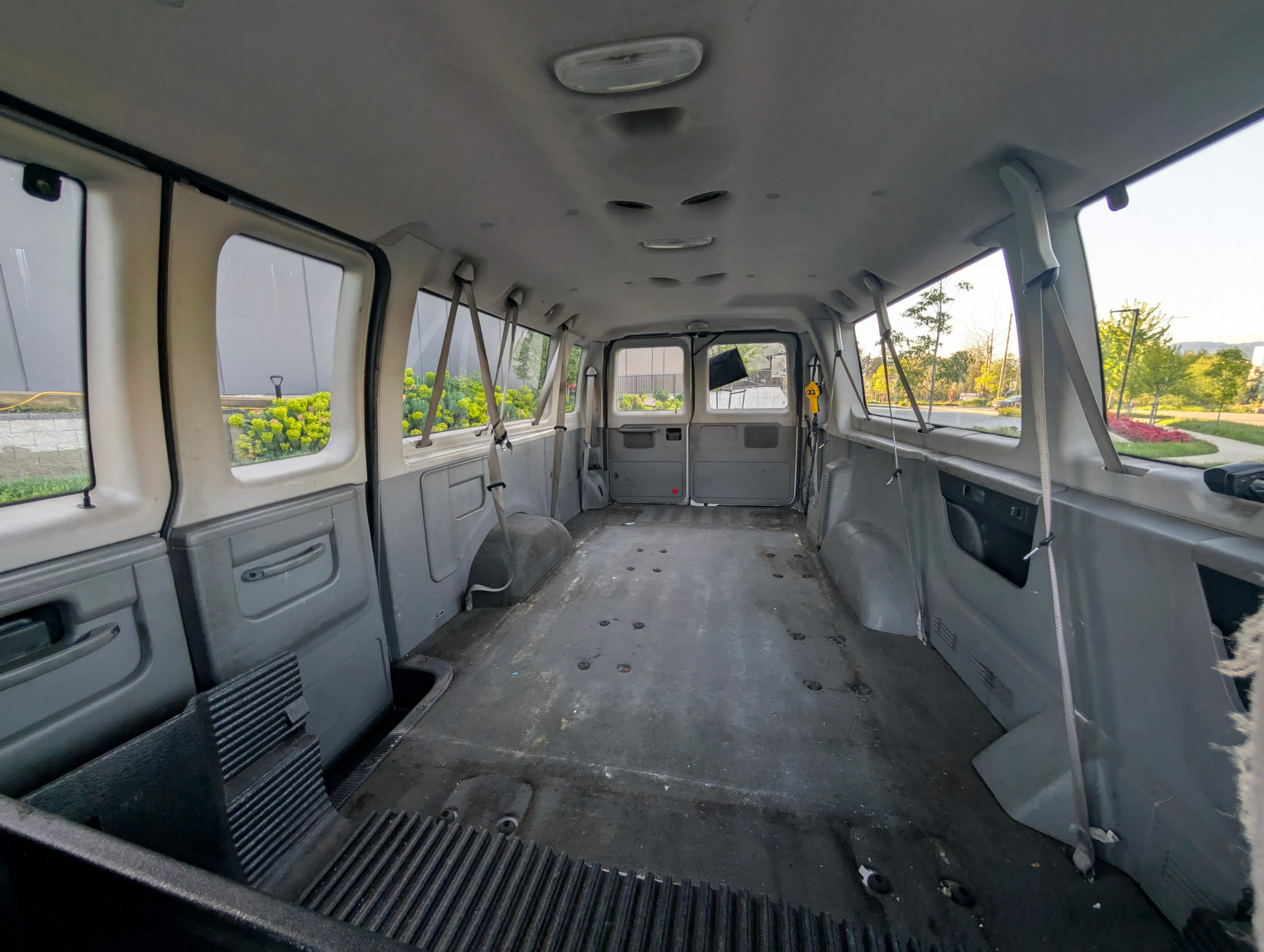 /joemotorltd1/2009-Ford-Econoline-20623107177111333.jpg