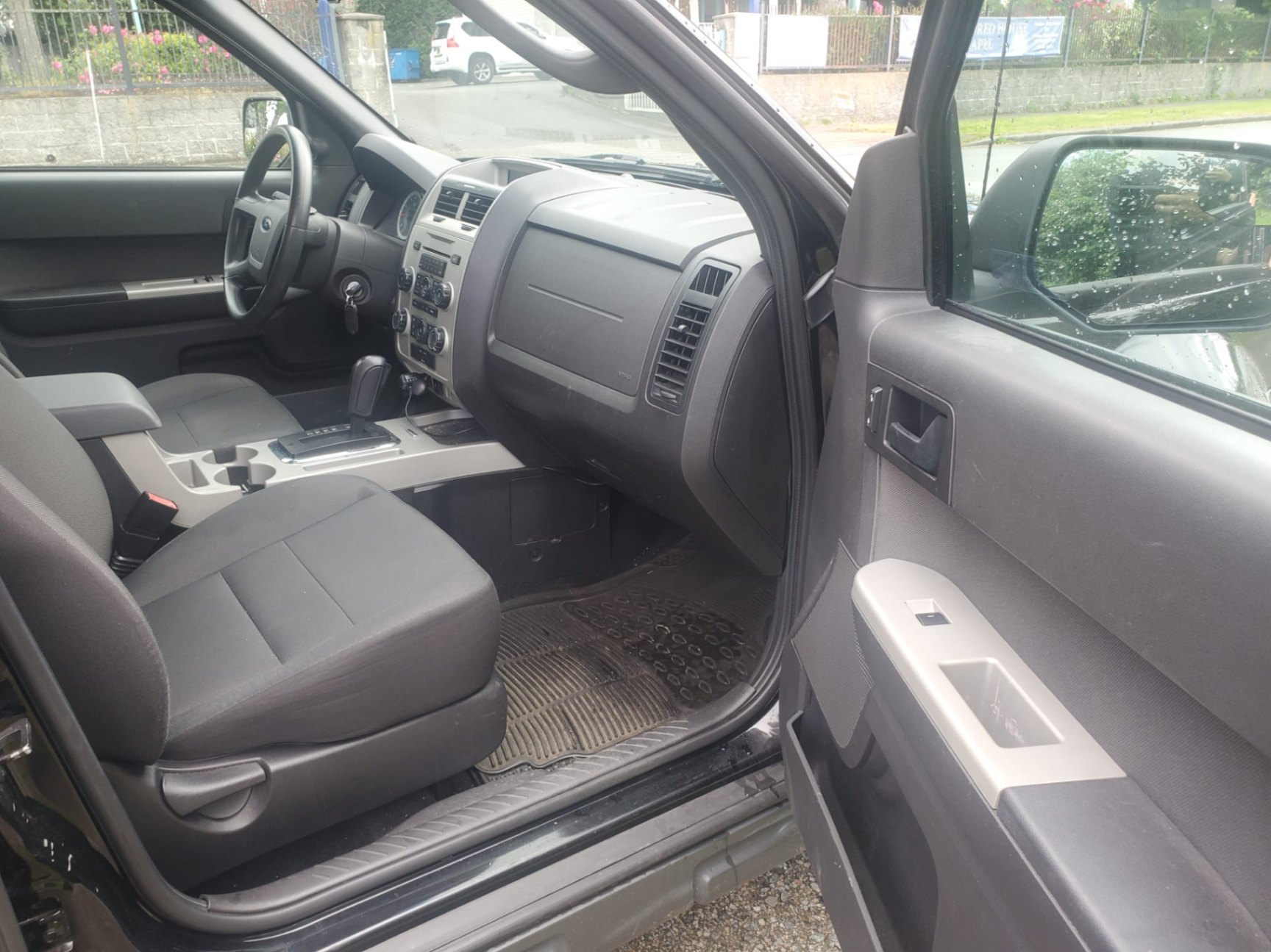 /joemotorltd1/2010-Ford-Escape-49941218020283973.jpg