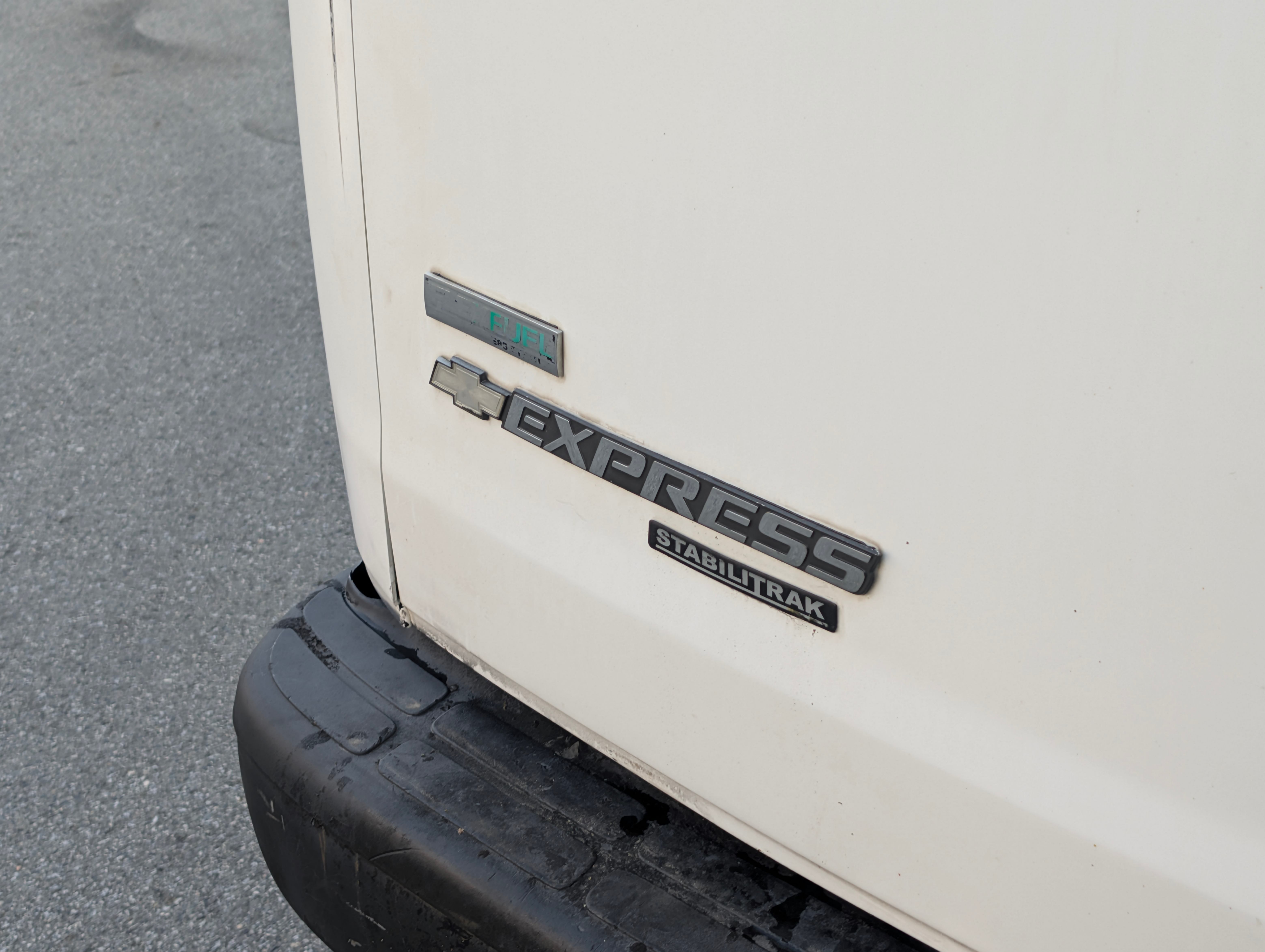 /joemotorltd1/2011-Chevrolet-ExpressCargo-5535524728592711.jpg