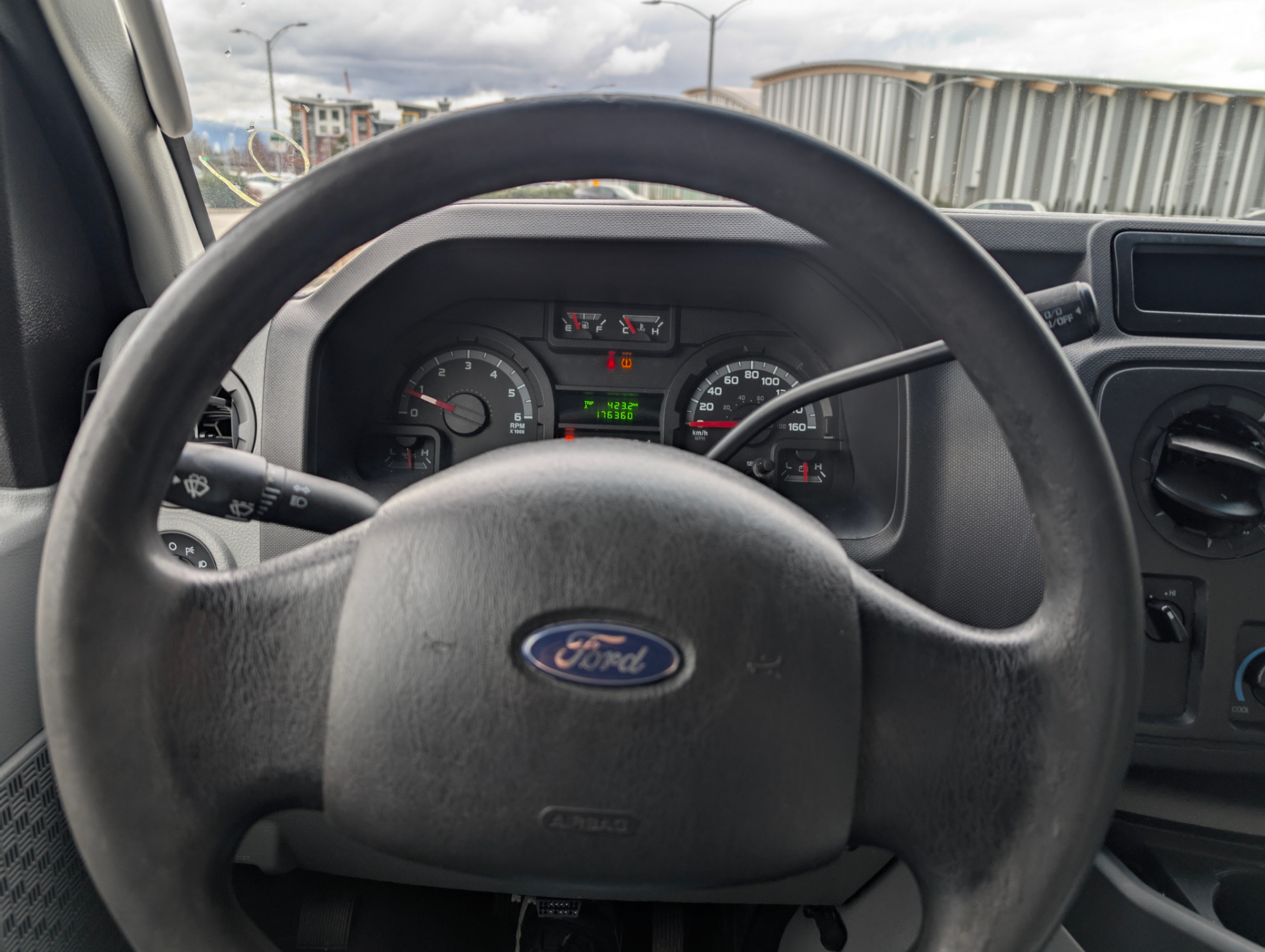 /joemotorltd1/2011-Ford-EconolineCargo-8291329708673447.jpg