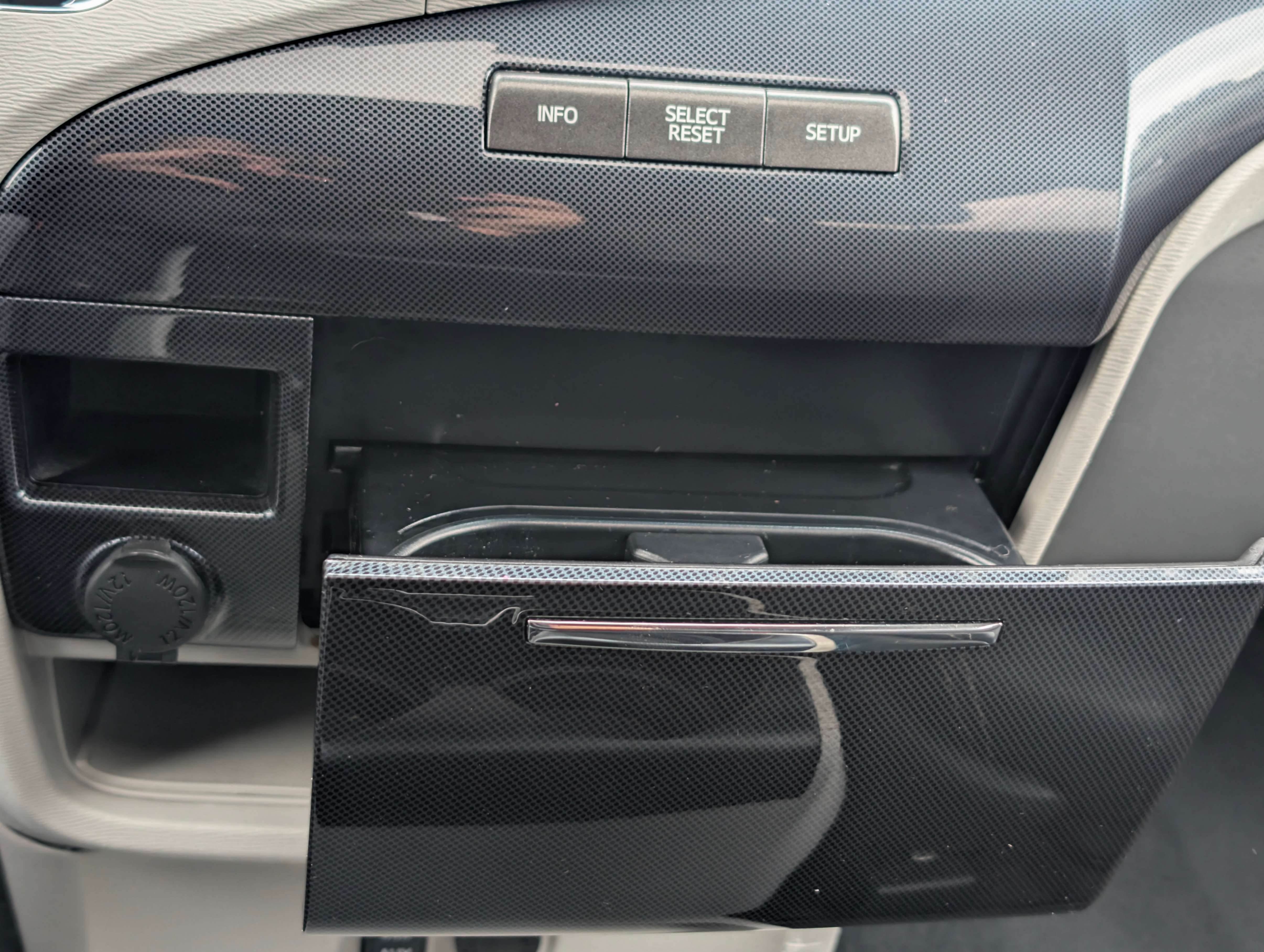 /joemotorltd1/2011-Toyota-Sienna-23914366394967312.jpg