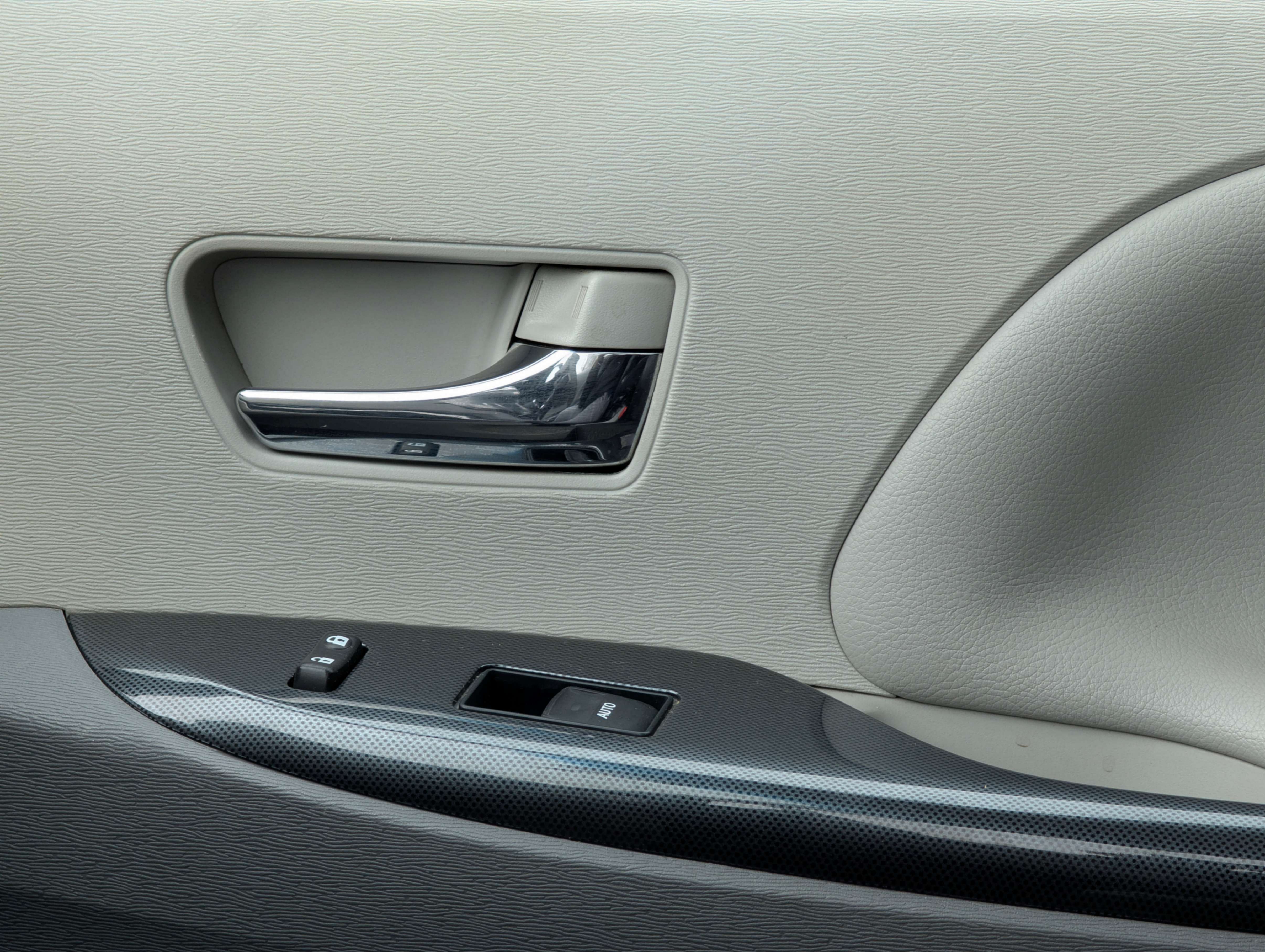 /joemotorltd1/2011-Toyota-Sienna-866318105336835.jpg