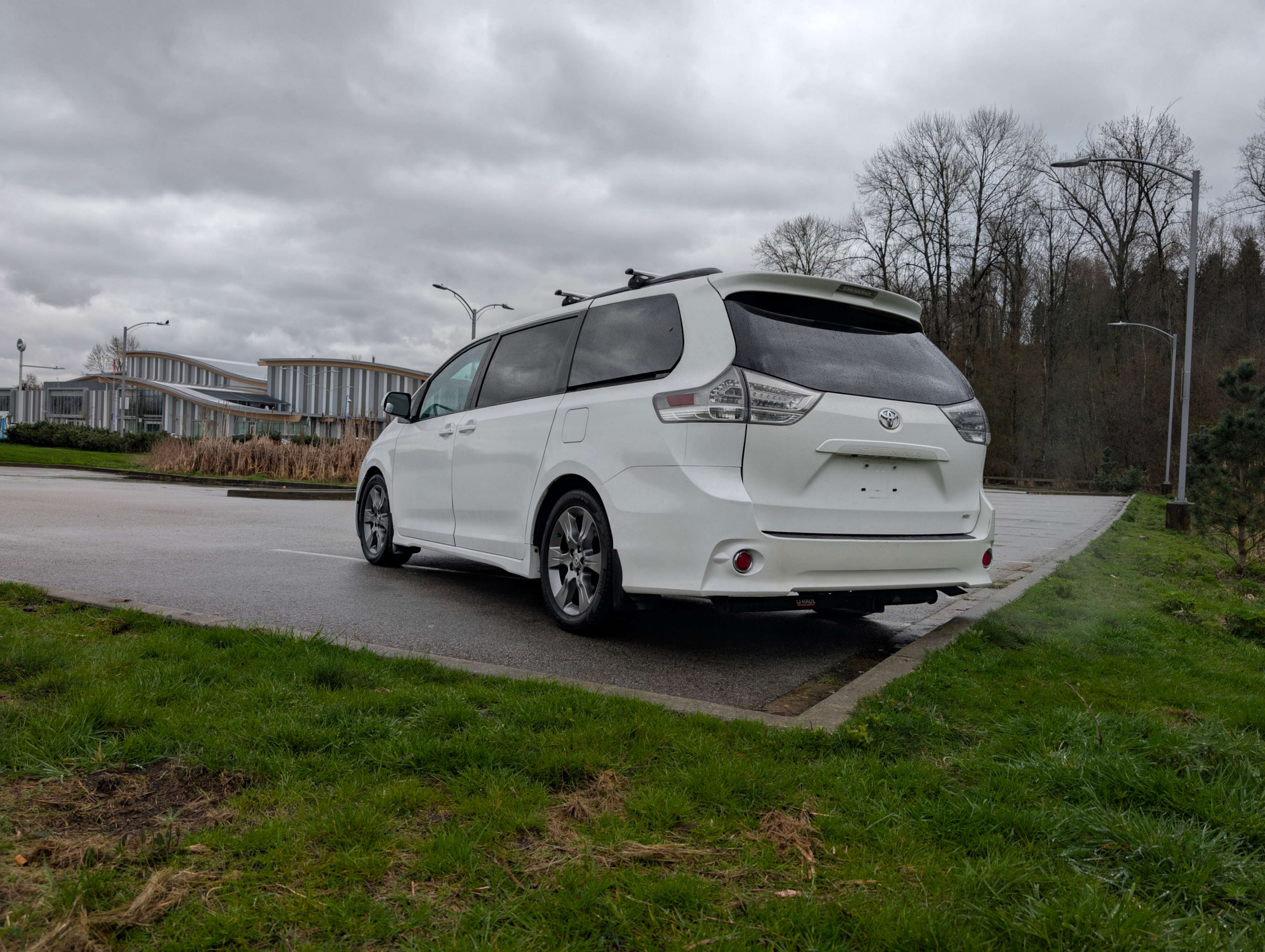 /joemotorltd1/2011-Toyota-Sienna-884197765307859.jpg