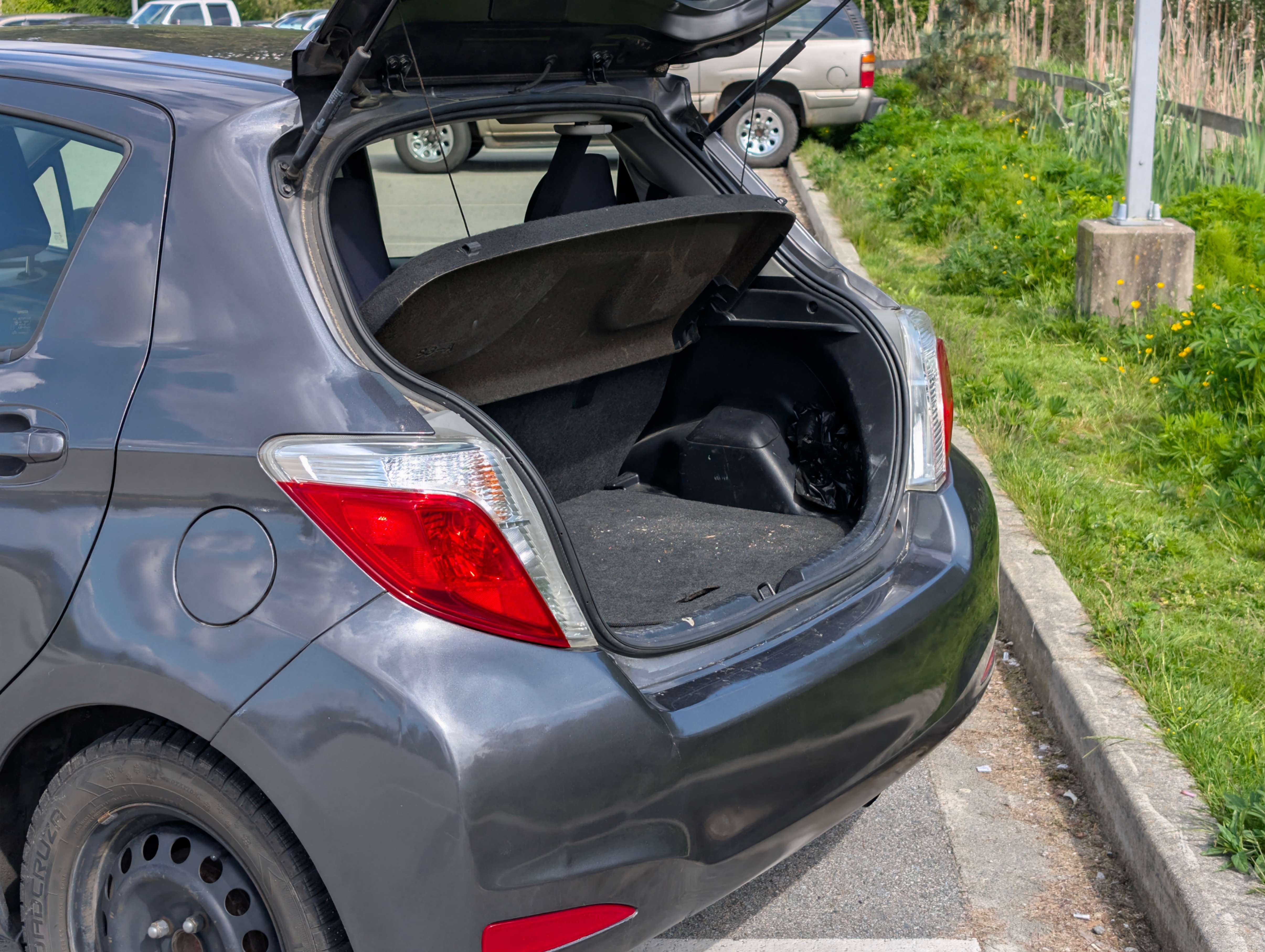 /joemotorltd1/2012-Toyota-Yaris-7414148159320144.jpg
