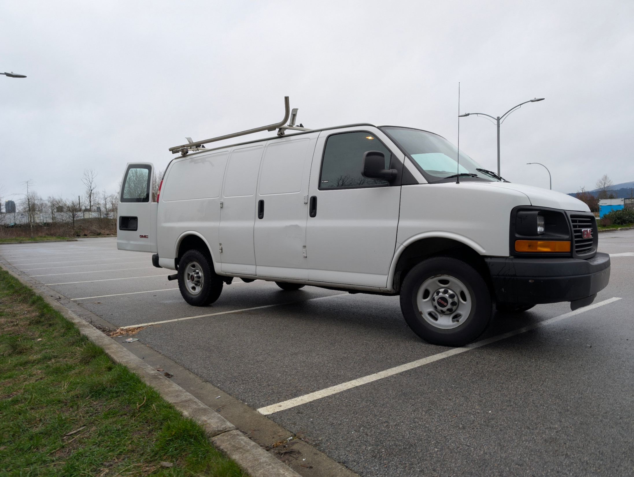 /joemotorltd1/2013-GMC-SavanaCargo-26495059567688717.jpg
