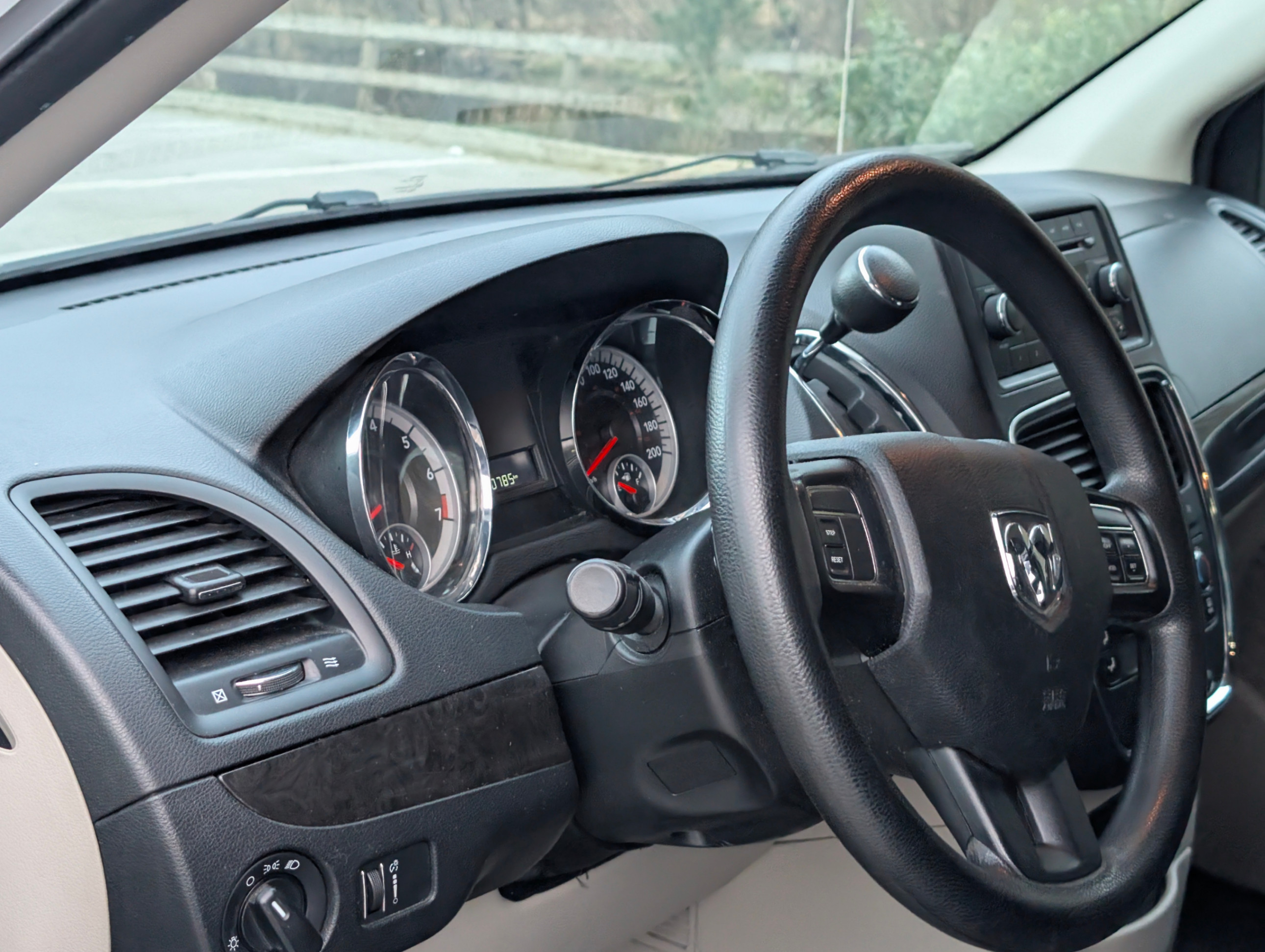 /joemotorltd1/2013-RAM-Minivan-9425699693522858.jpg