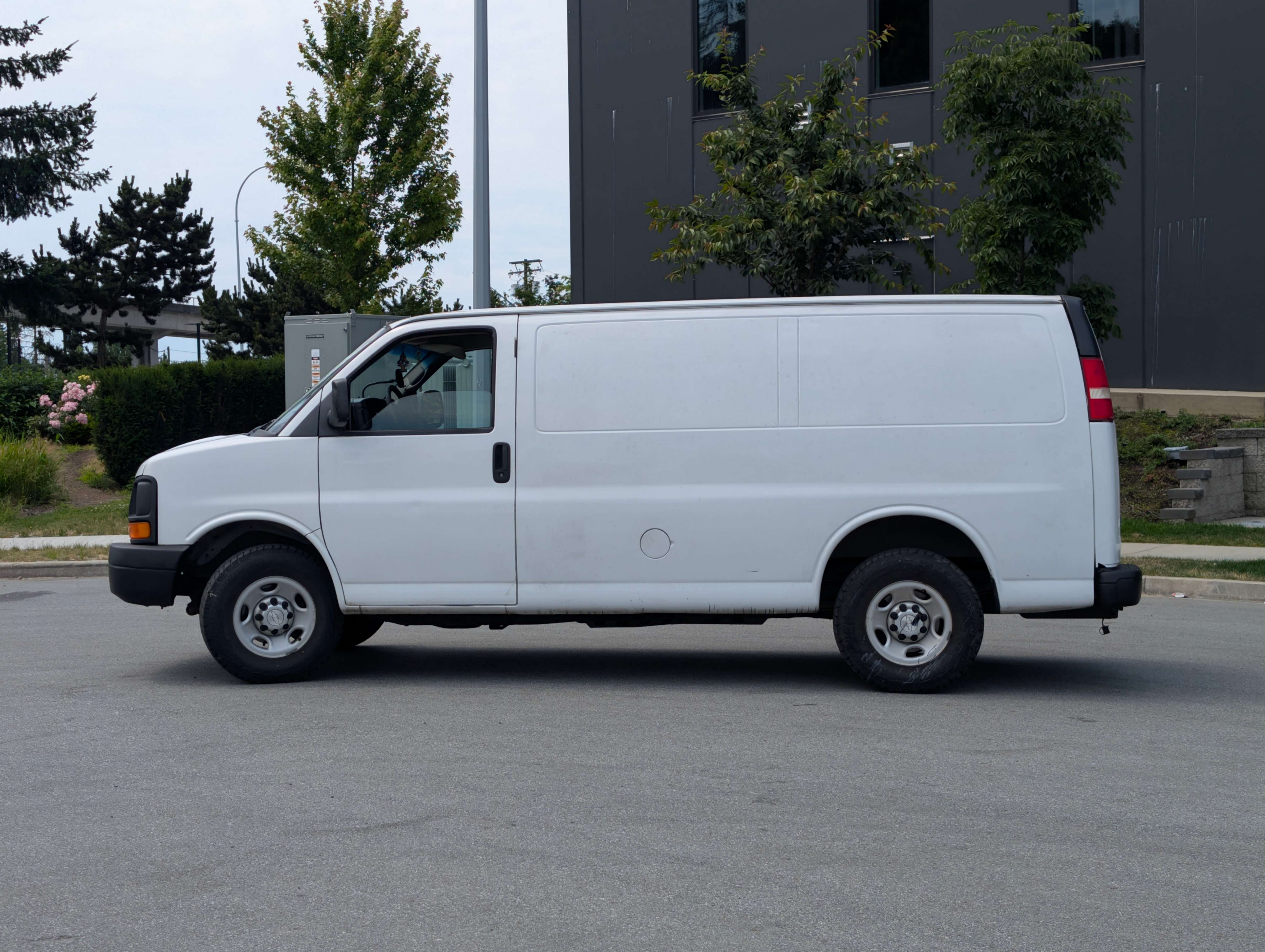 /joemotorltd1/2014-Chevrolet-Express-2667901515698752.jpg