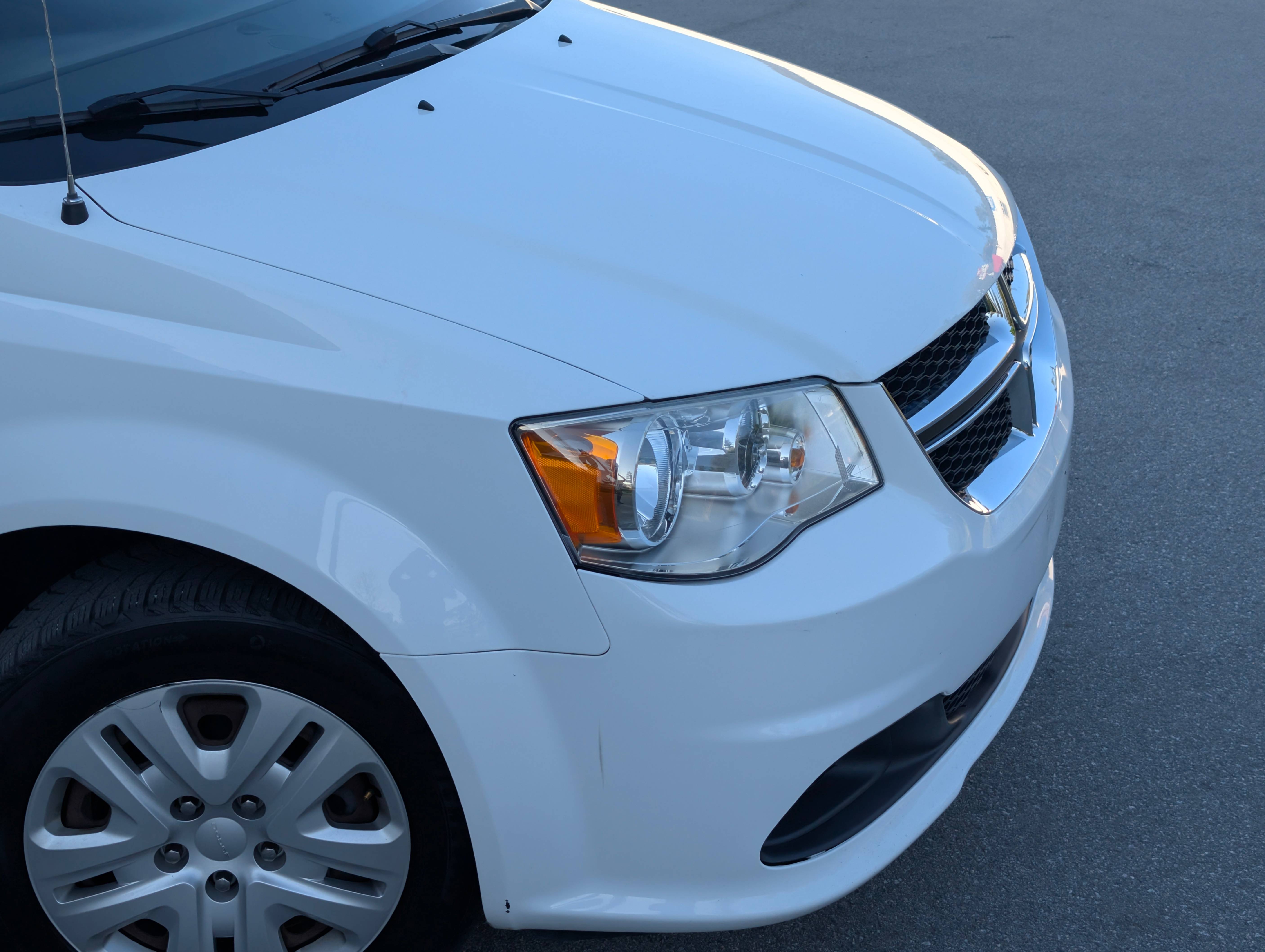 /joemotorltd1/2014-Dodge-GrandCaravan-1923021177589317.jpg