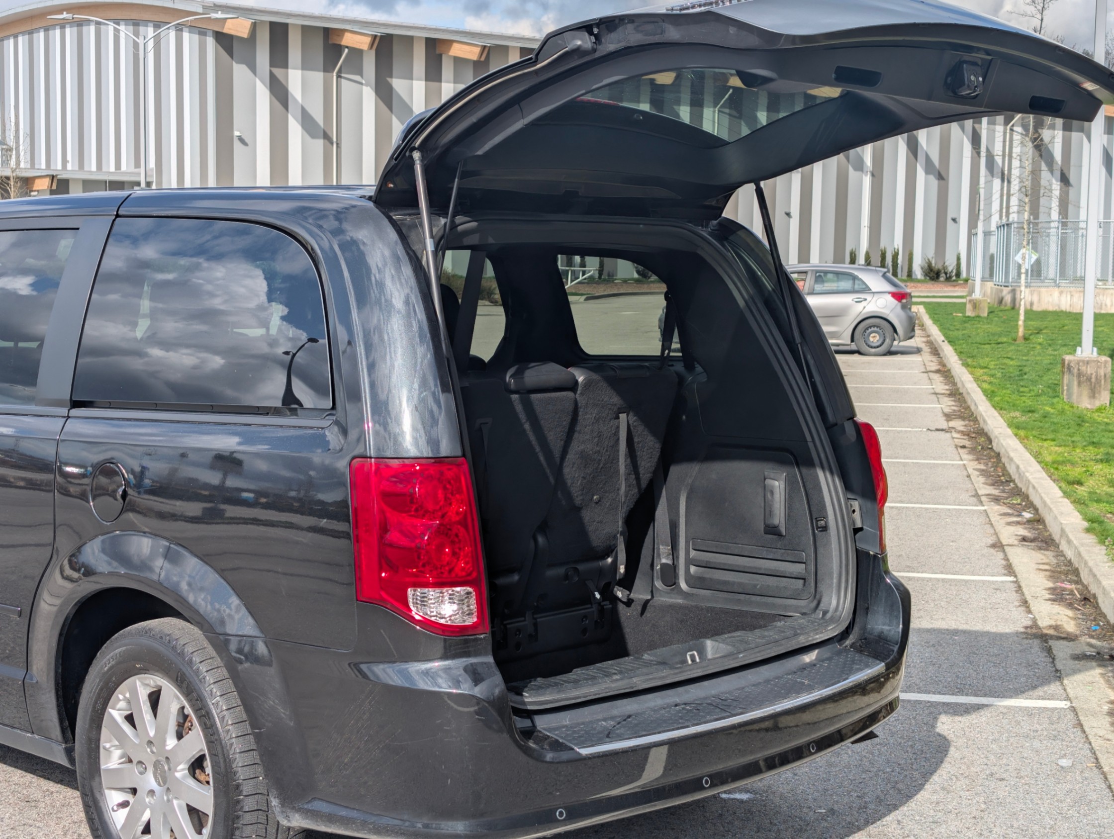 /joemotorltd1/2014-Dodge-GrandCaravan-6826083973343069.jpg