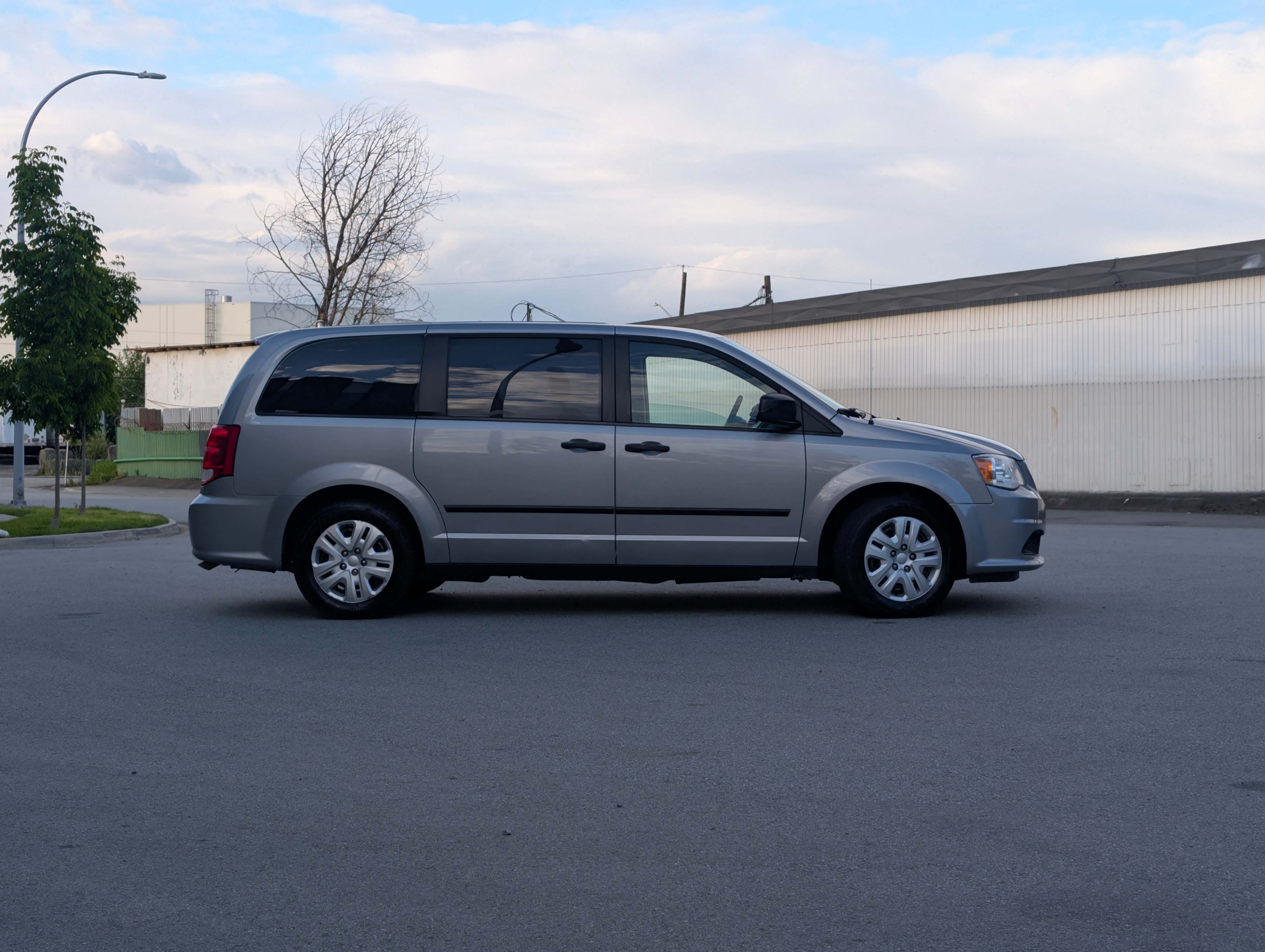 /joemotorltd1/2015-Dodge-GrandCaravan-22368401383308512.jpg
