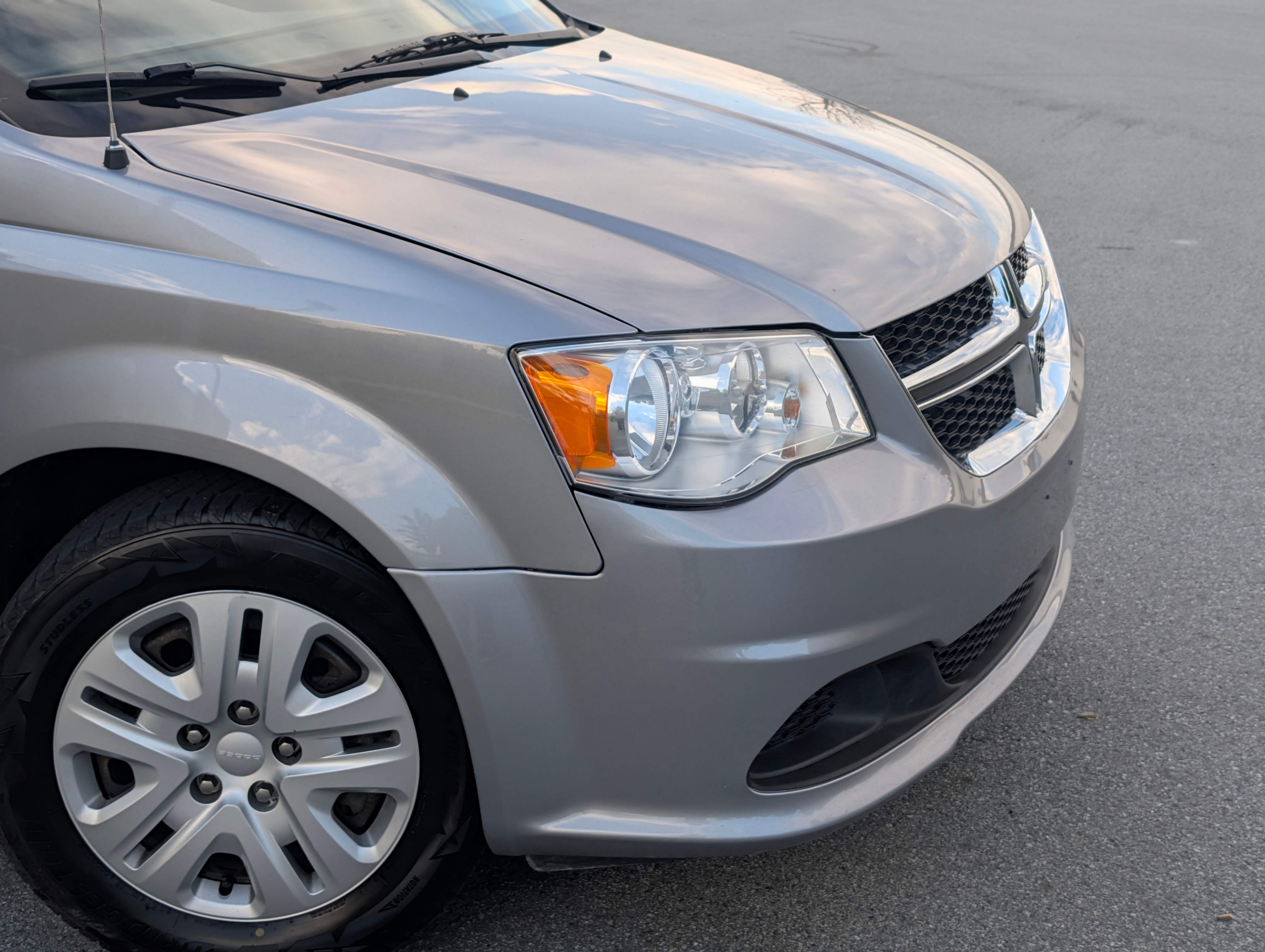 /joemotorltd1/2015-Dodge-GrandCaravan-9976778159453596.jpg