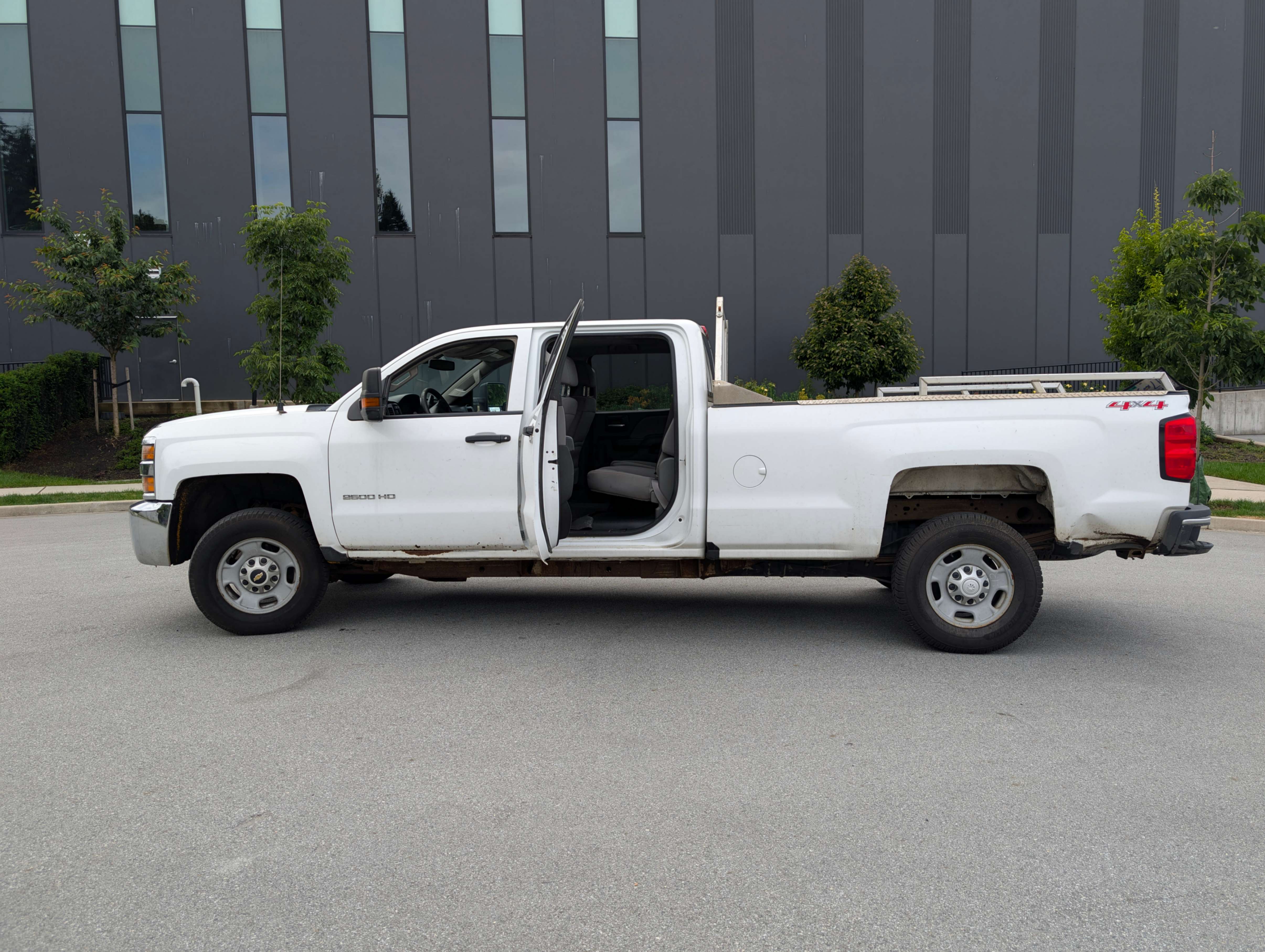 /joemotorltd1/2016-Chevrolet-Silverado2500HD-6203707298008132.jpg