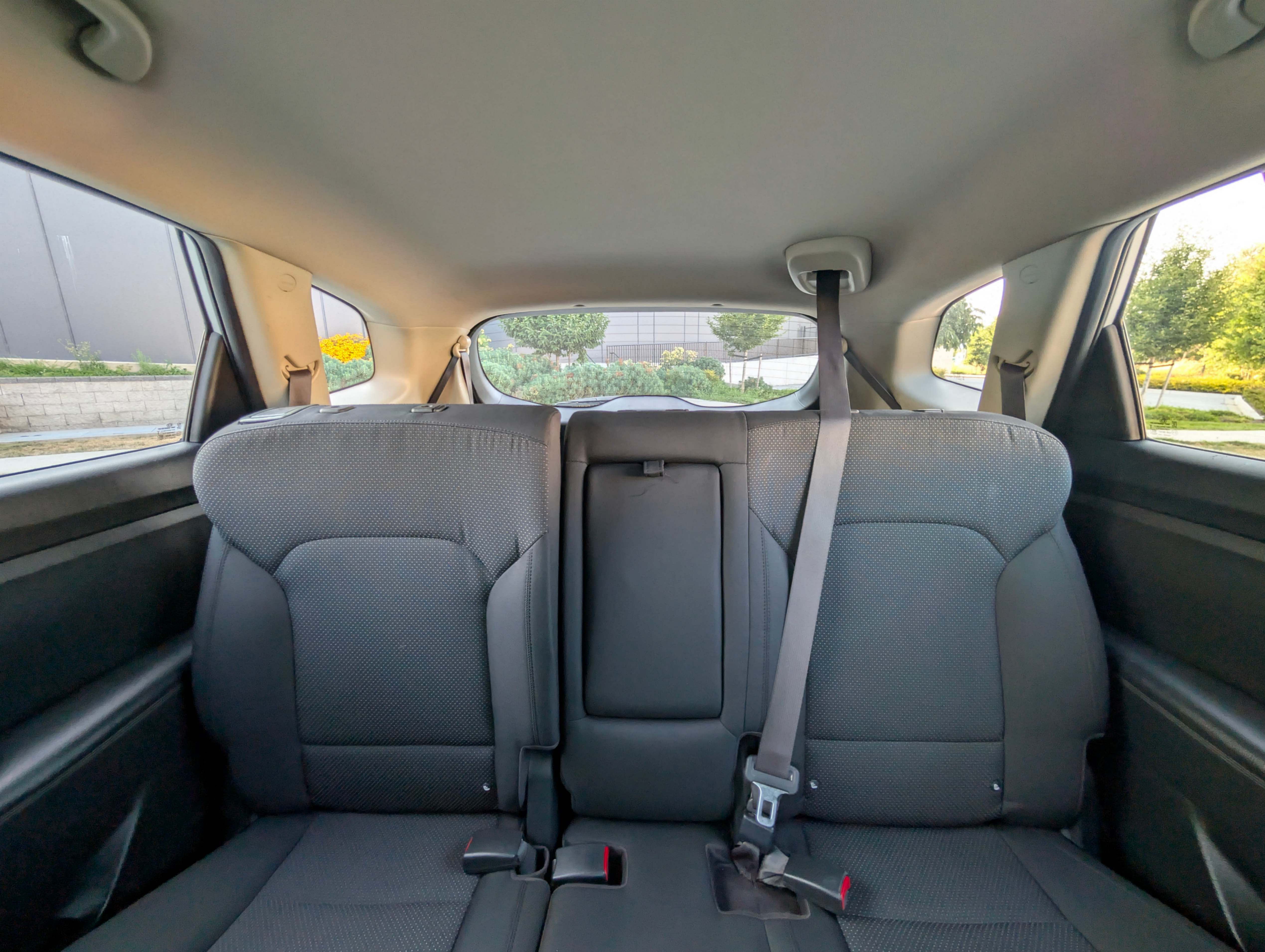 /joemotorltd1/2016-Kia-Rondo-12228468118782554.jpg