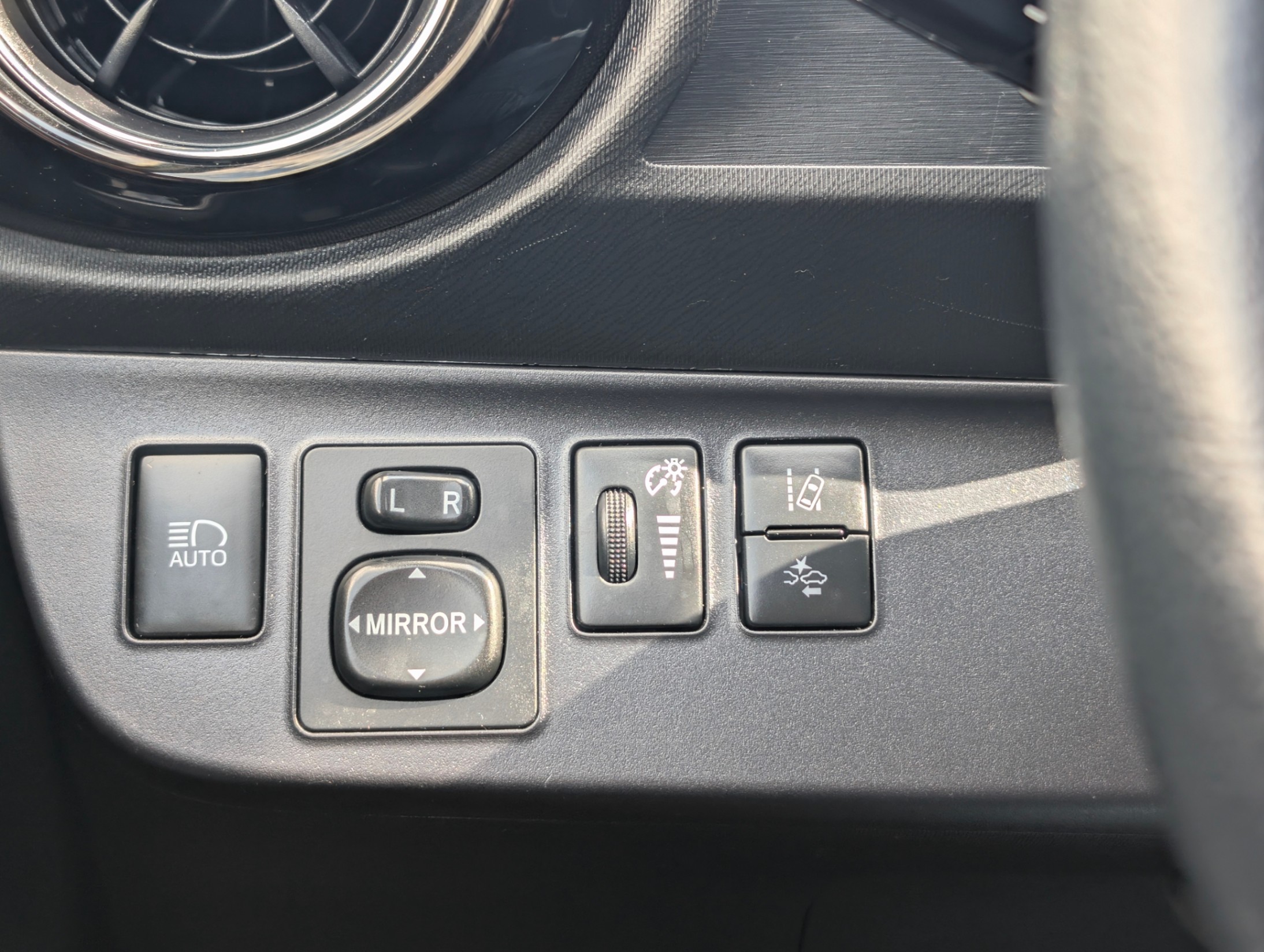 /joemotorltd1/2016-Toyota-Priusc-7048731133655985.jpg
