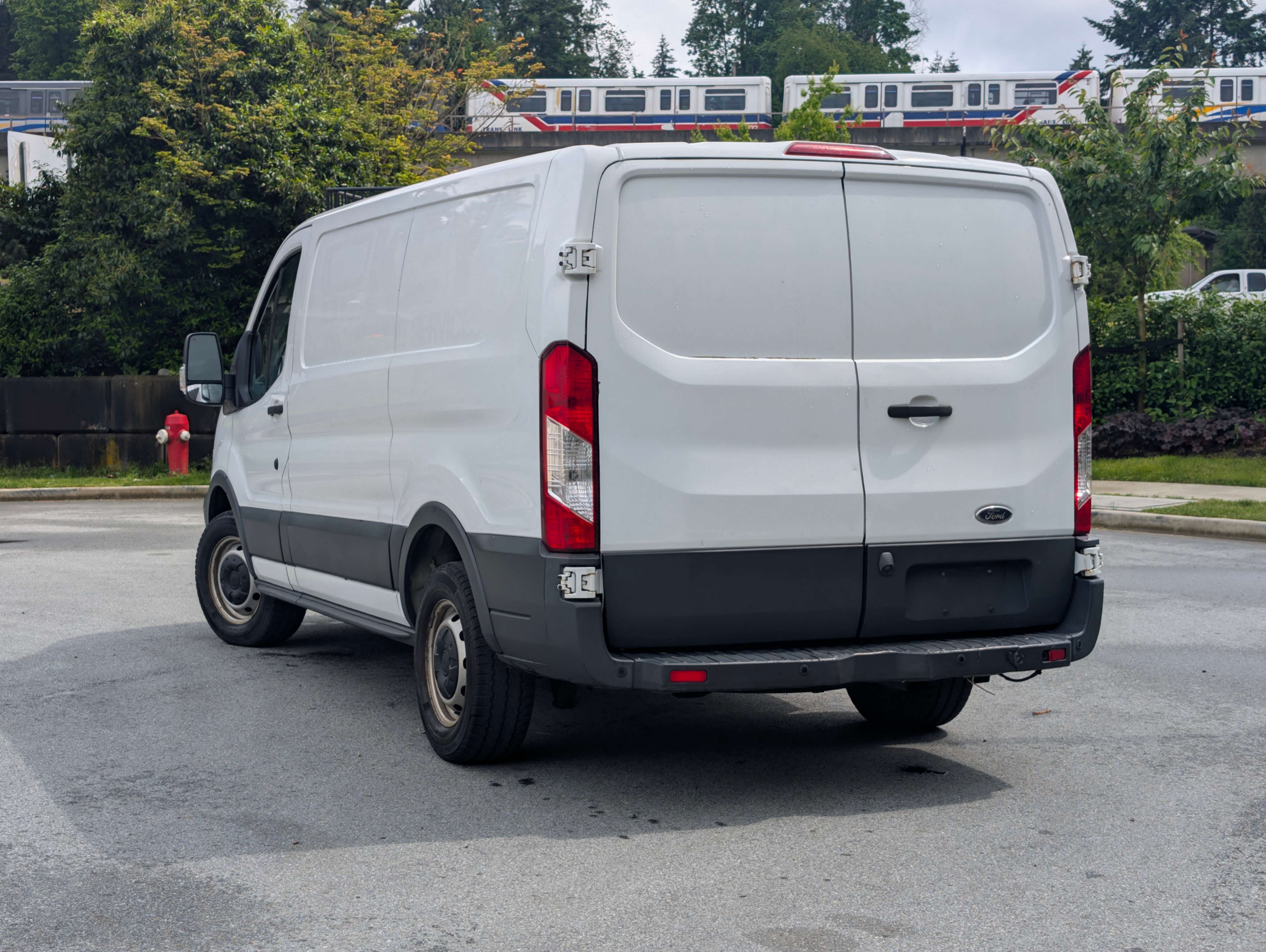 /joemotorltd1/2017-Ford-Transit-03632768063029612.jpg