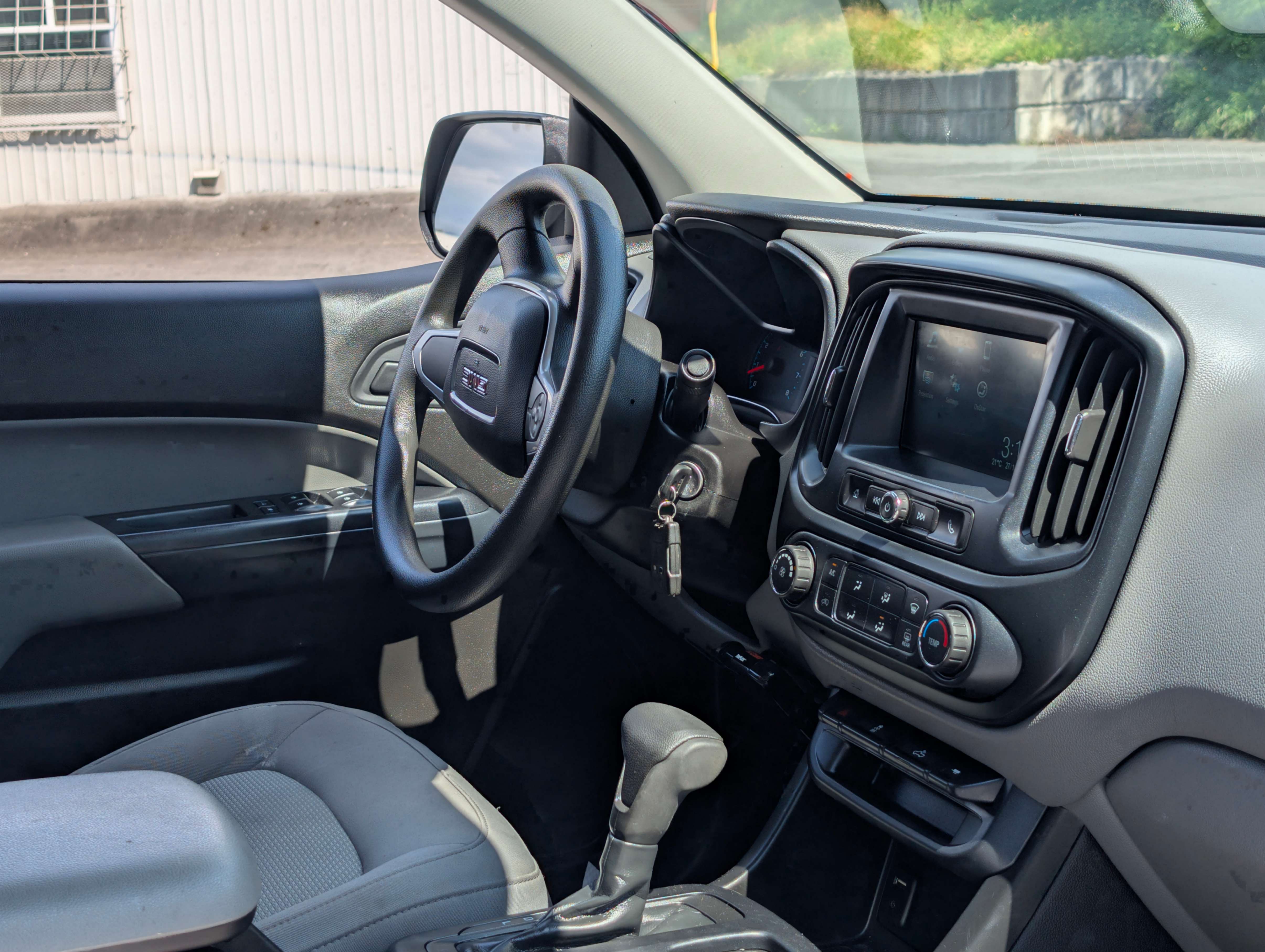 /joemotorltd1/2017-GMC-Canyon-04866981937192105.jpg