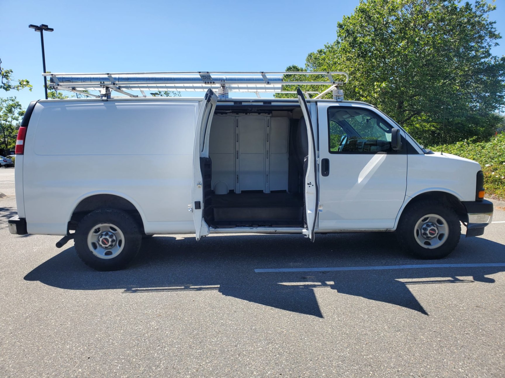 /joemotorltd1/2017-GMC-SavanaCargo-2907398967957726.jpg