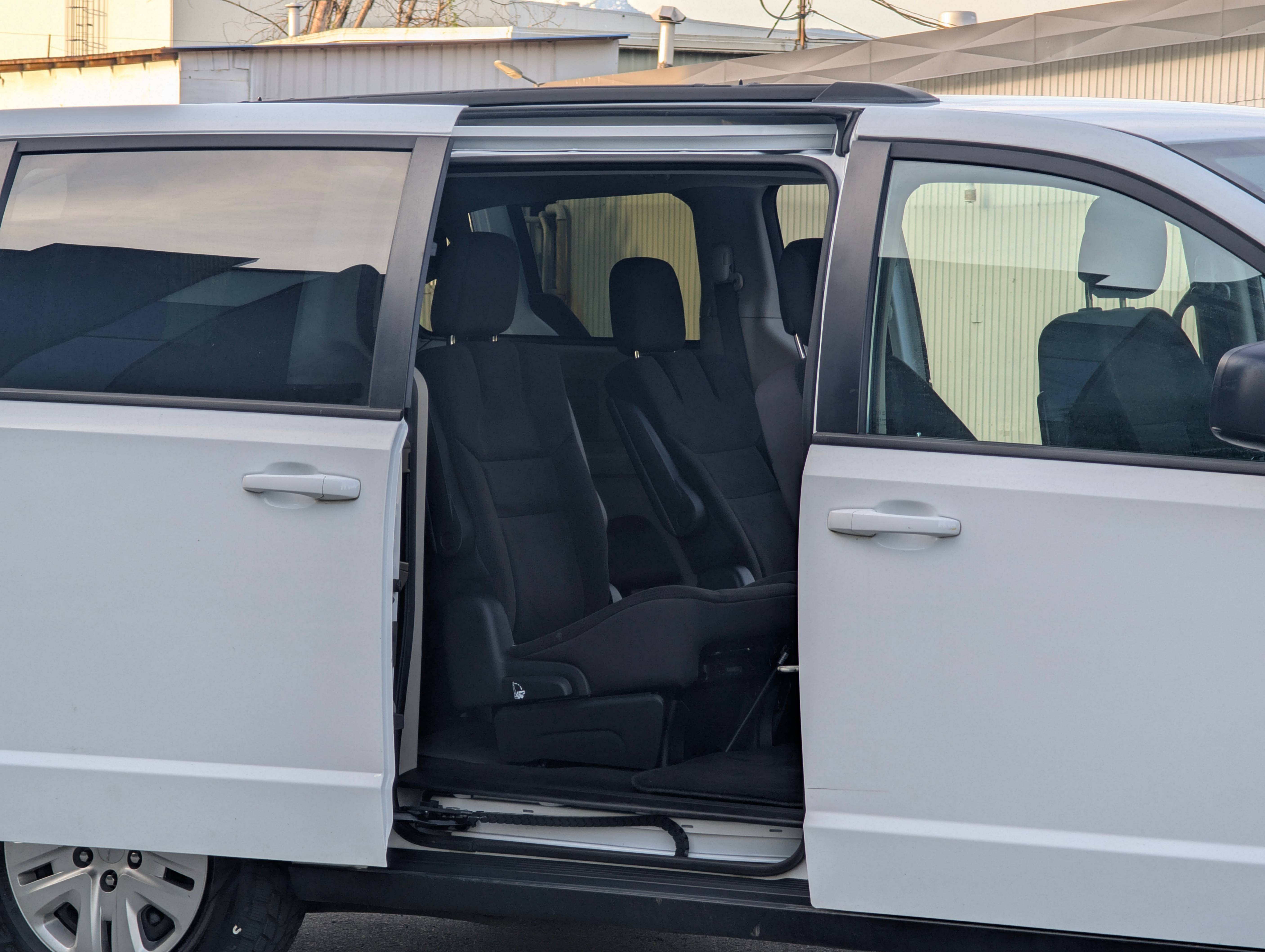 /joemotorltd1/2018-Dodge-GrandCaravan-11571095577454726.jpg