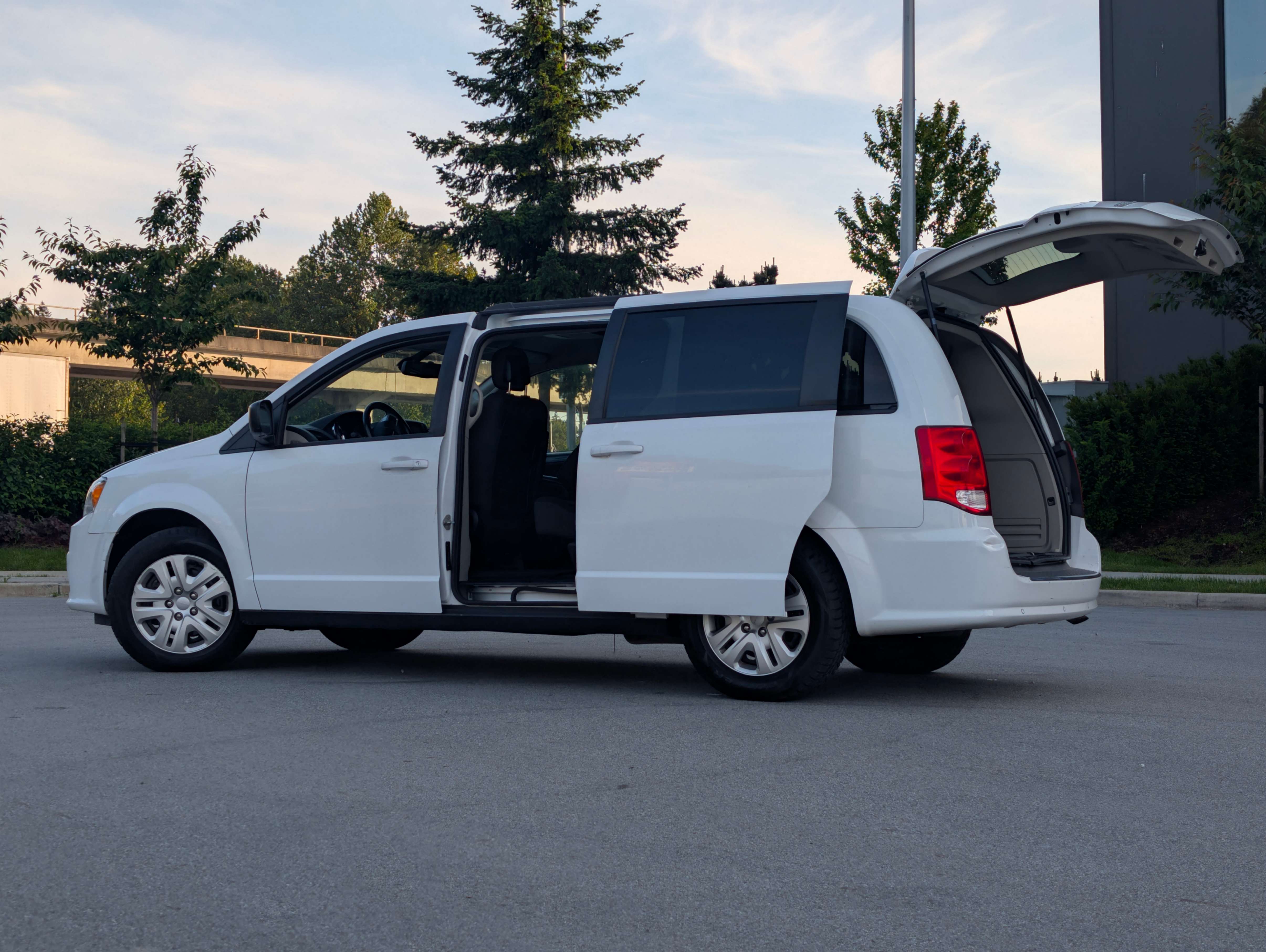 /joemotorltd1/2018-Dodge-GrandCaravan-483500688030857.jpg