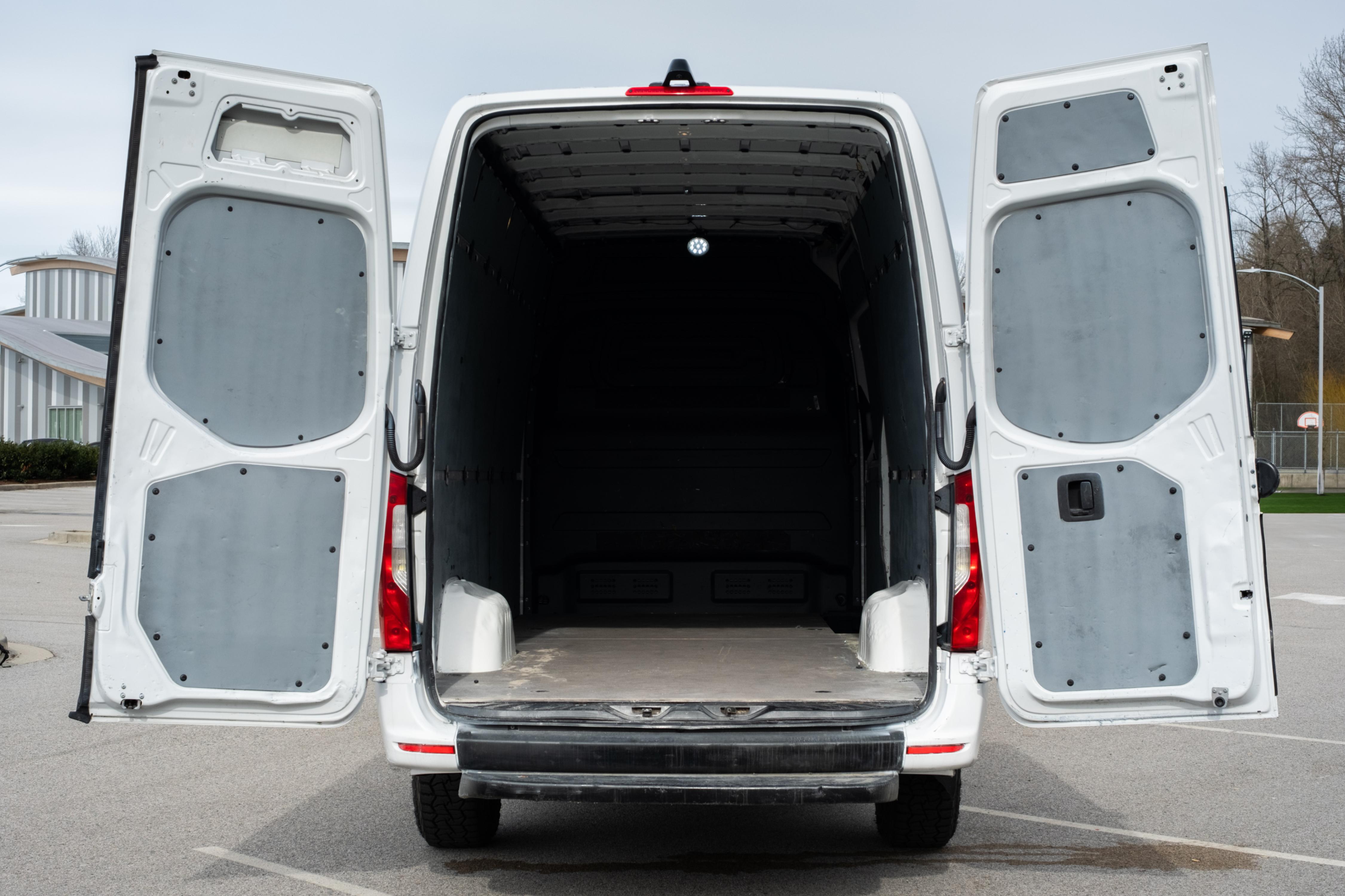 /joemotorltd1/2019-Mercedes-Benz-SprinterCargo-14599690921382225.jpg