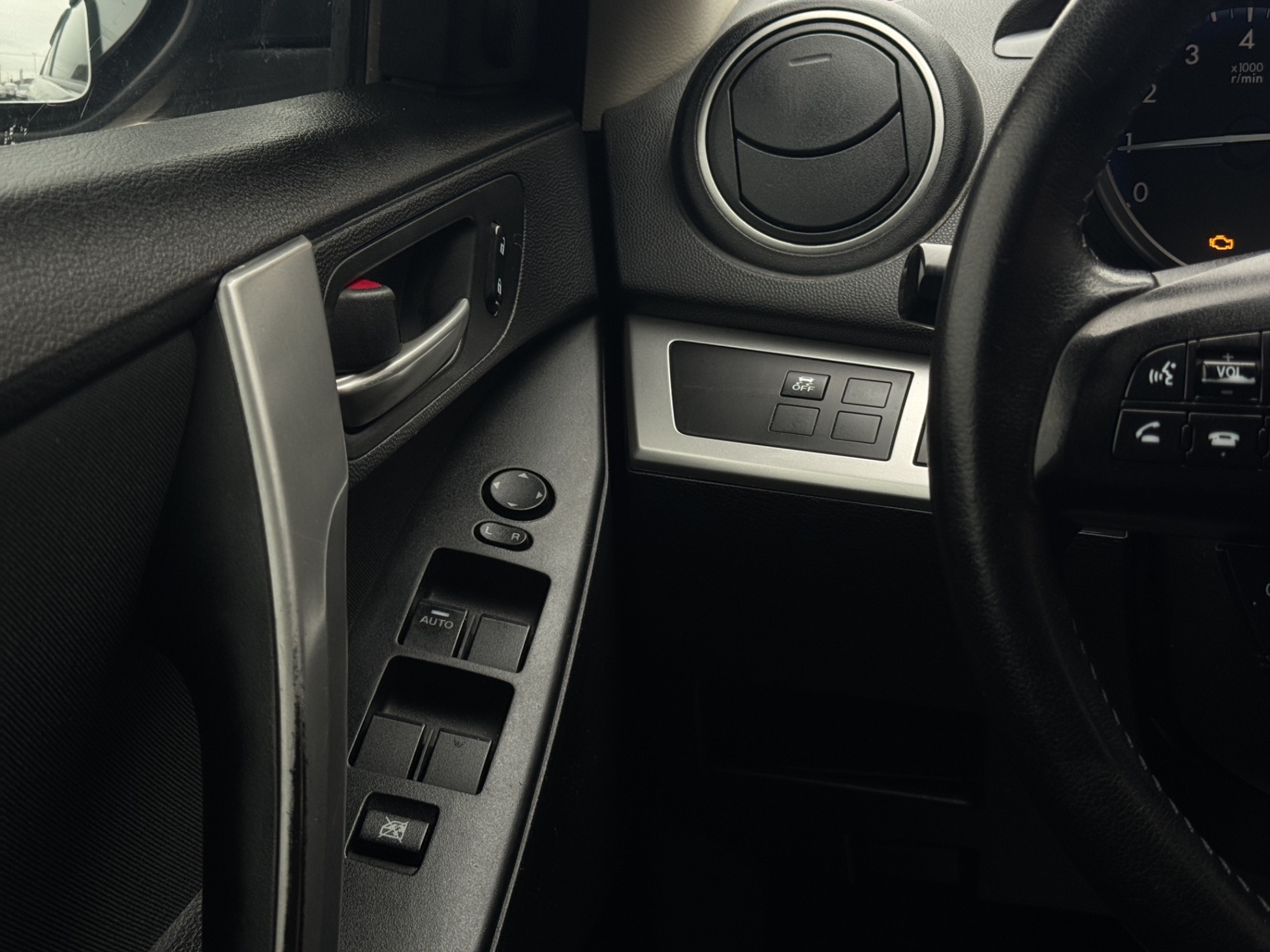 /kingsautoltd/2013-Mazda-Mazda3-9062551043547855.jpg