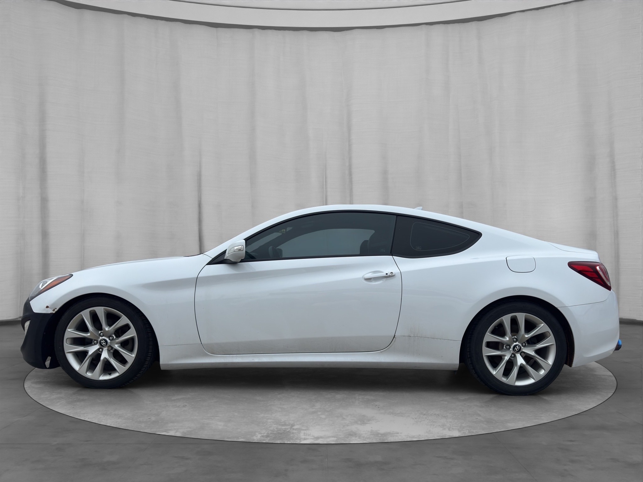 /kingsautoltd/2015-Hyundai-Genesis-40230405846871253.jpg