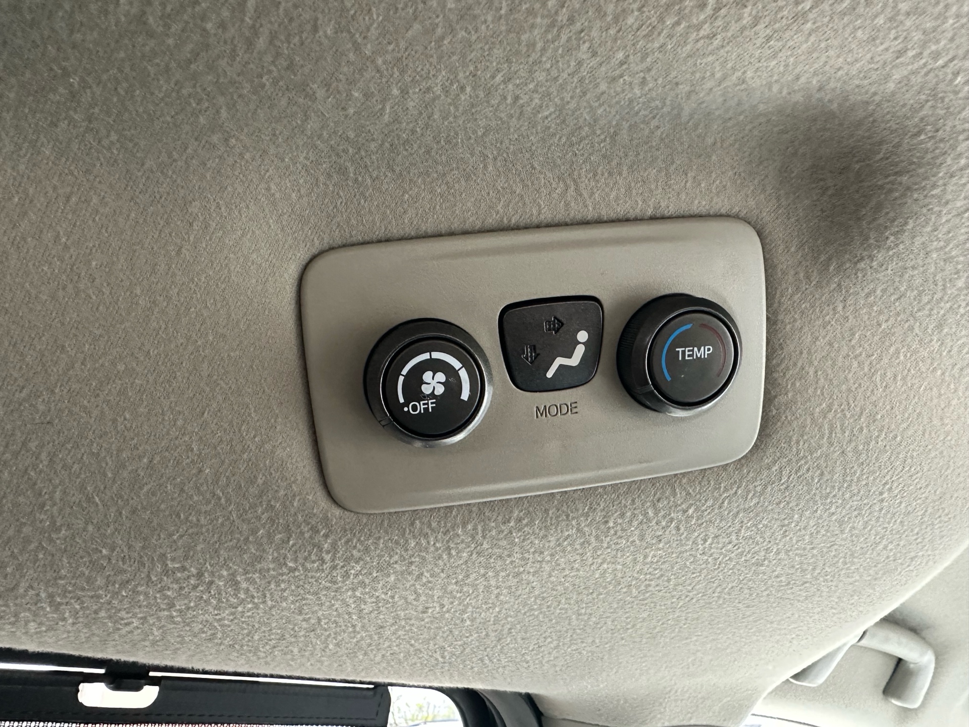 /klautosales/2011-Toyota-Sienna-40402506207442657.jpg