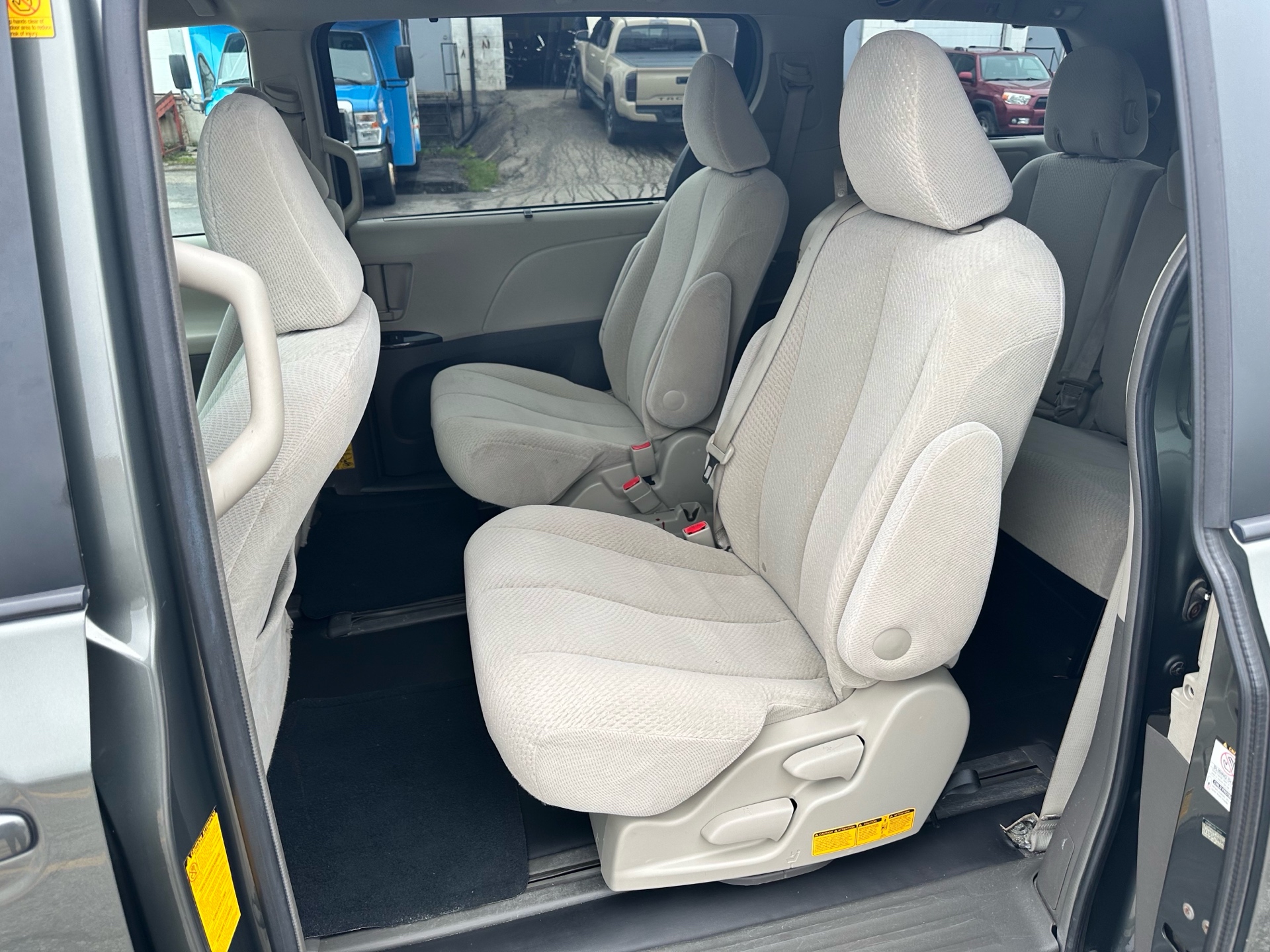 /klautosales/2011-Toyota-Sienna-7157368911327309.jpg