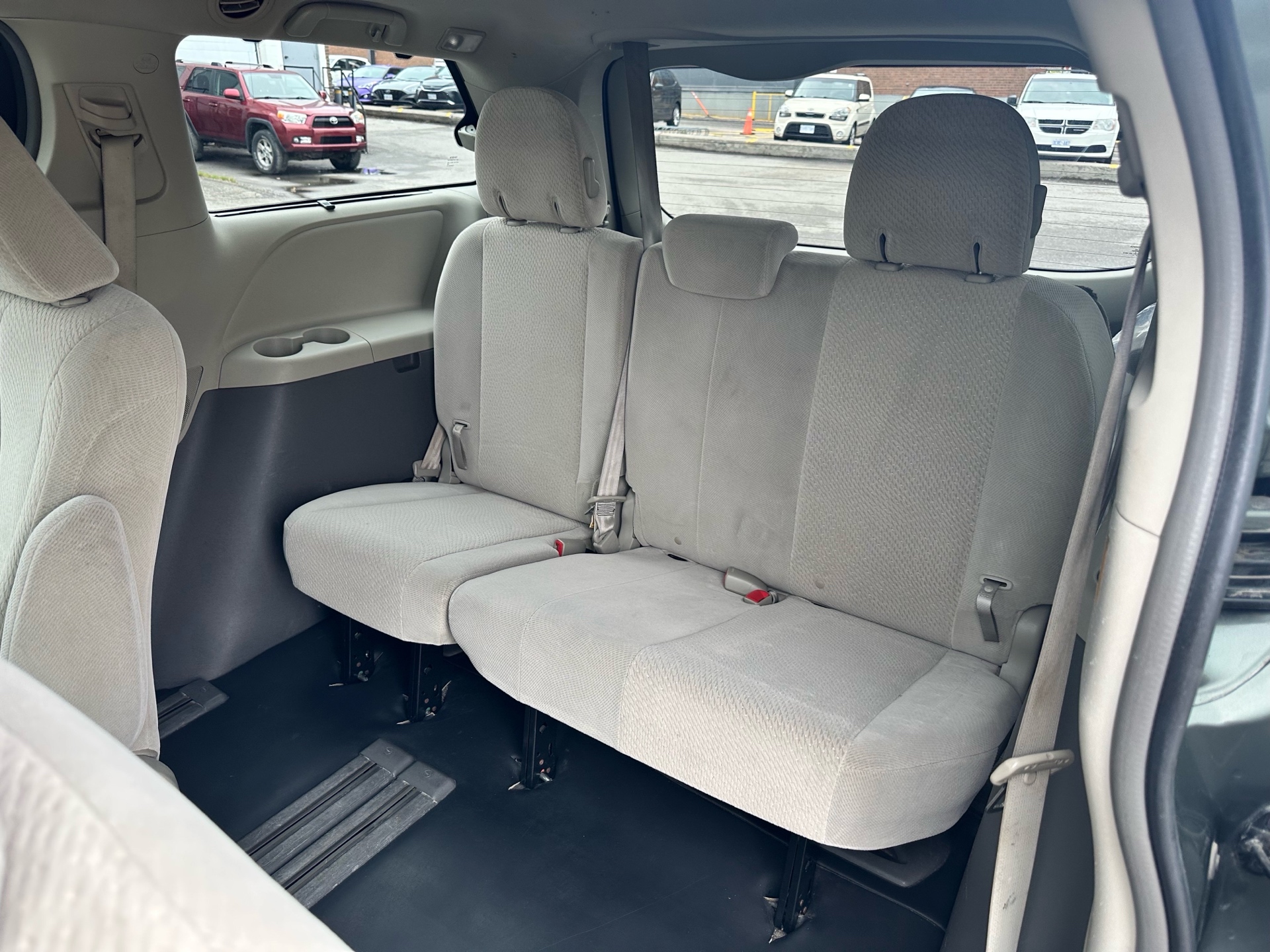 /klautosales/2011-Toyota-Sienna-818080519427556.jpg