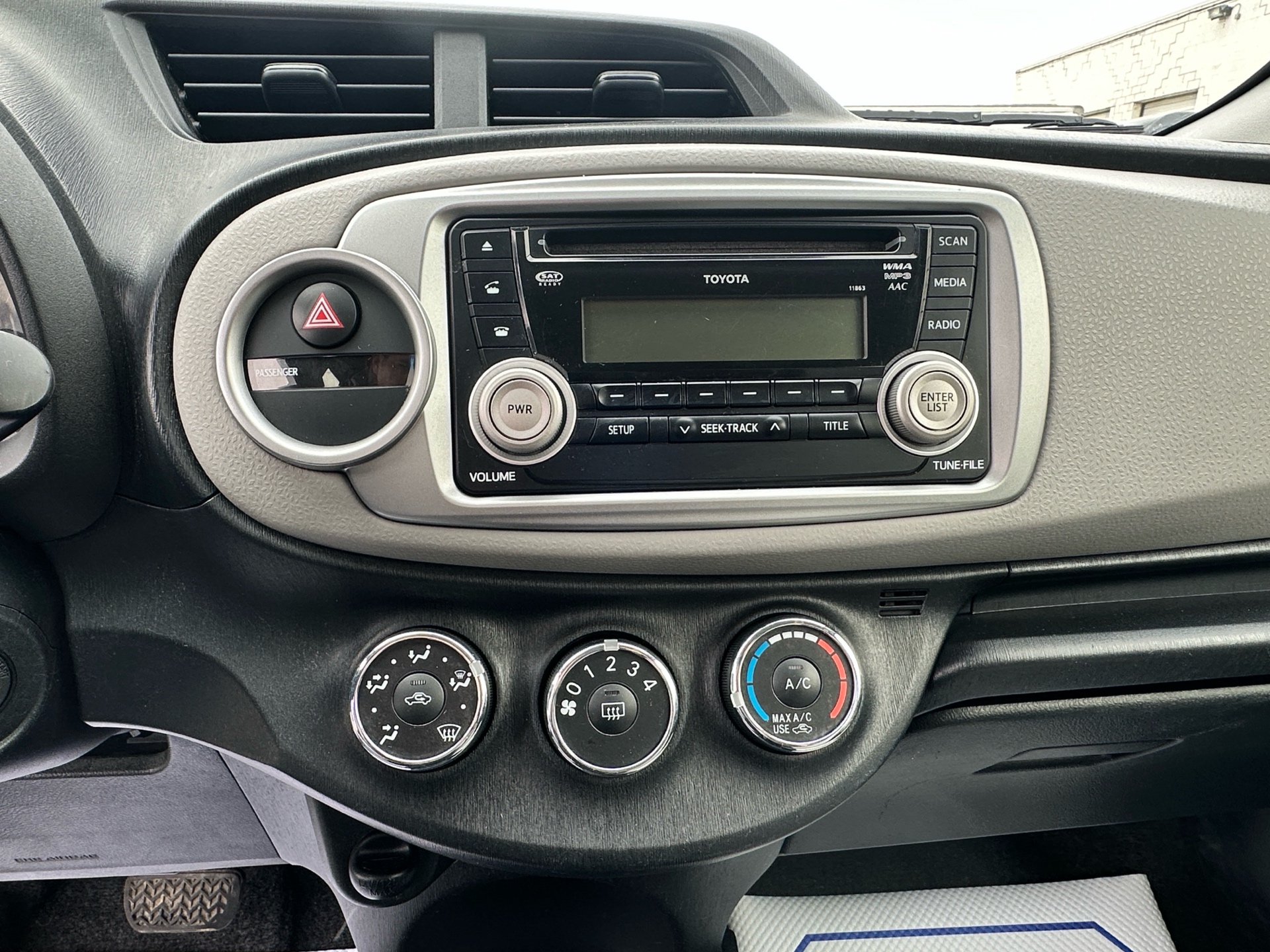 /klautosales/2012-Toyota-Yaris-23811689646841994.jpg