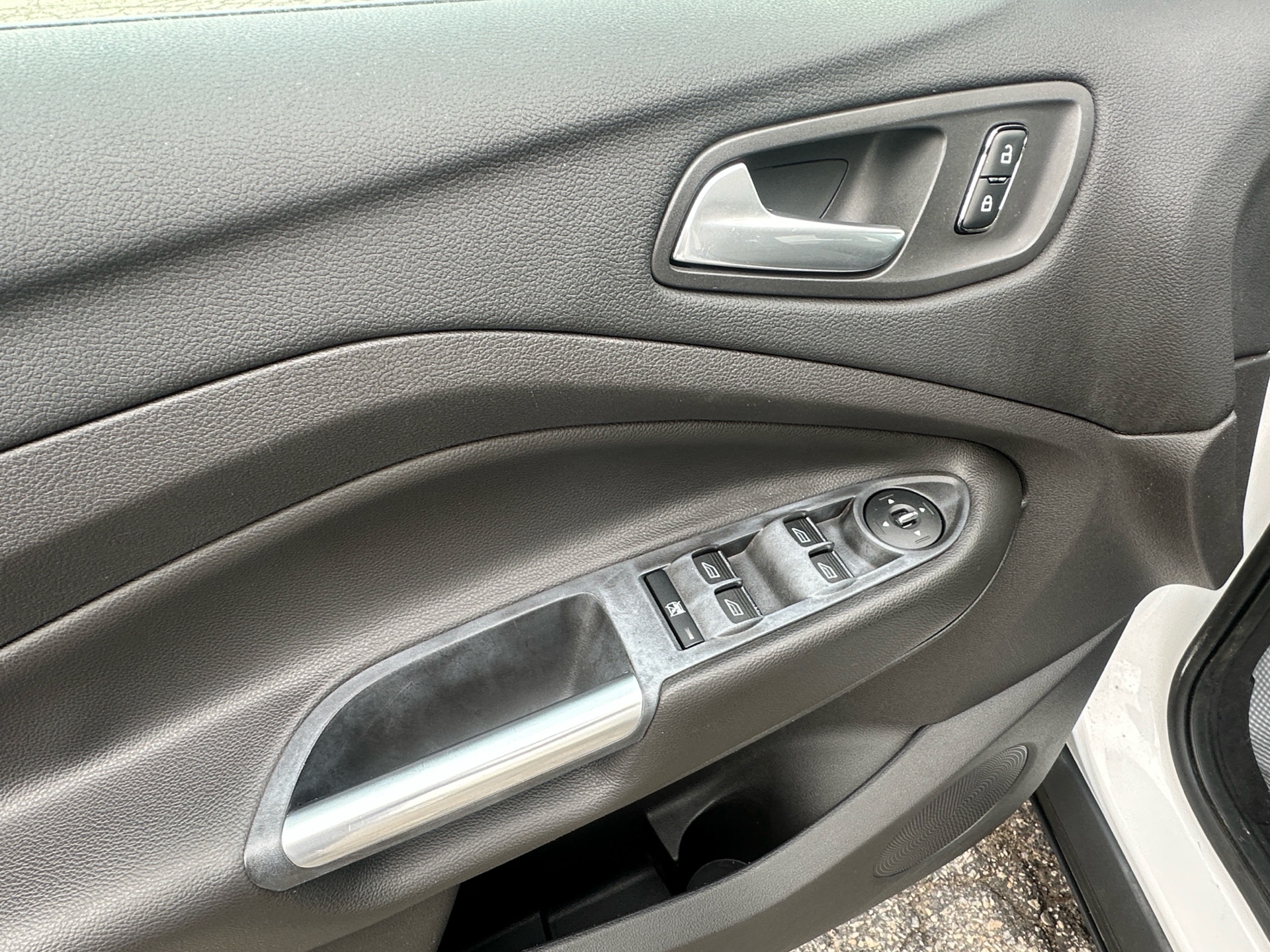 /klautosales/2013-Ford-Escape-02198829244637701.jpg
