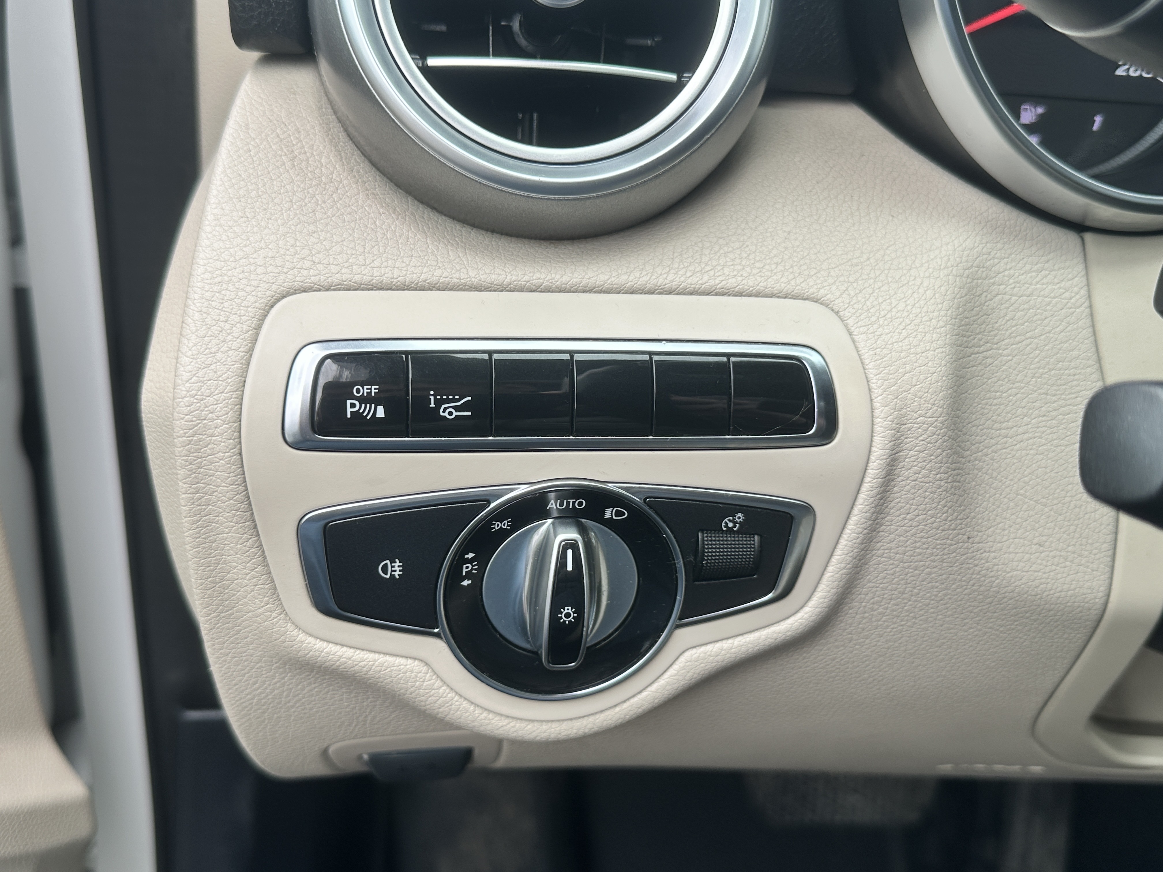 /klautosales/2015-Mercedes-Benz-C-Class-5009986741157522.jpg