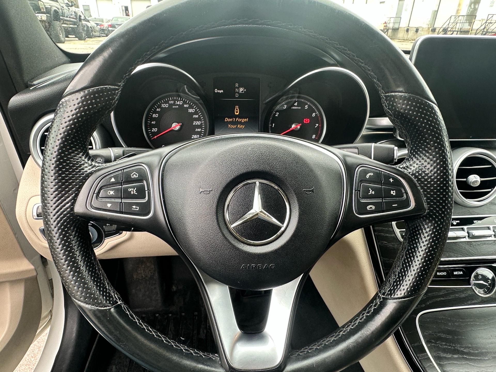 /klautosales/2015-Mercedes-Benz-C-Class-9136894266819355.jpg