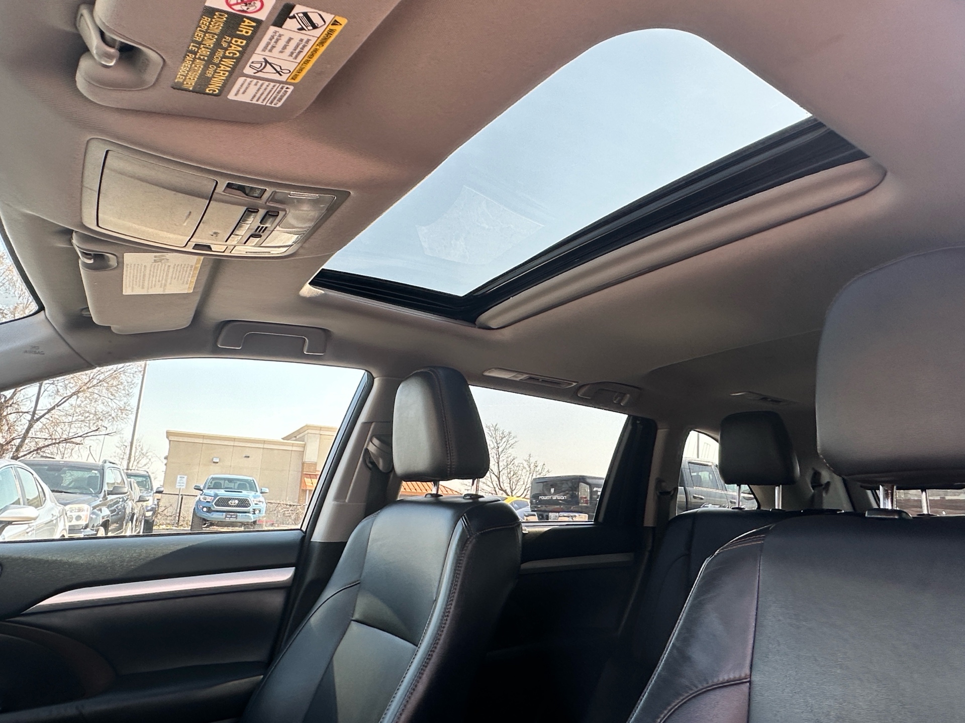 /klautosales/2015-Toyota-Highlander-6471099836550429.jpg