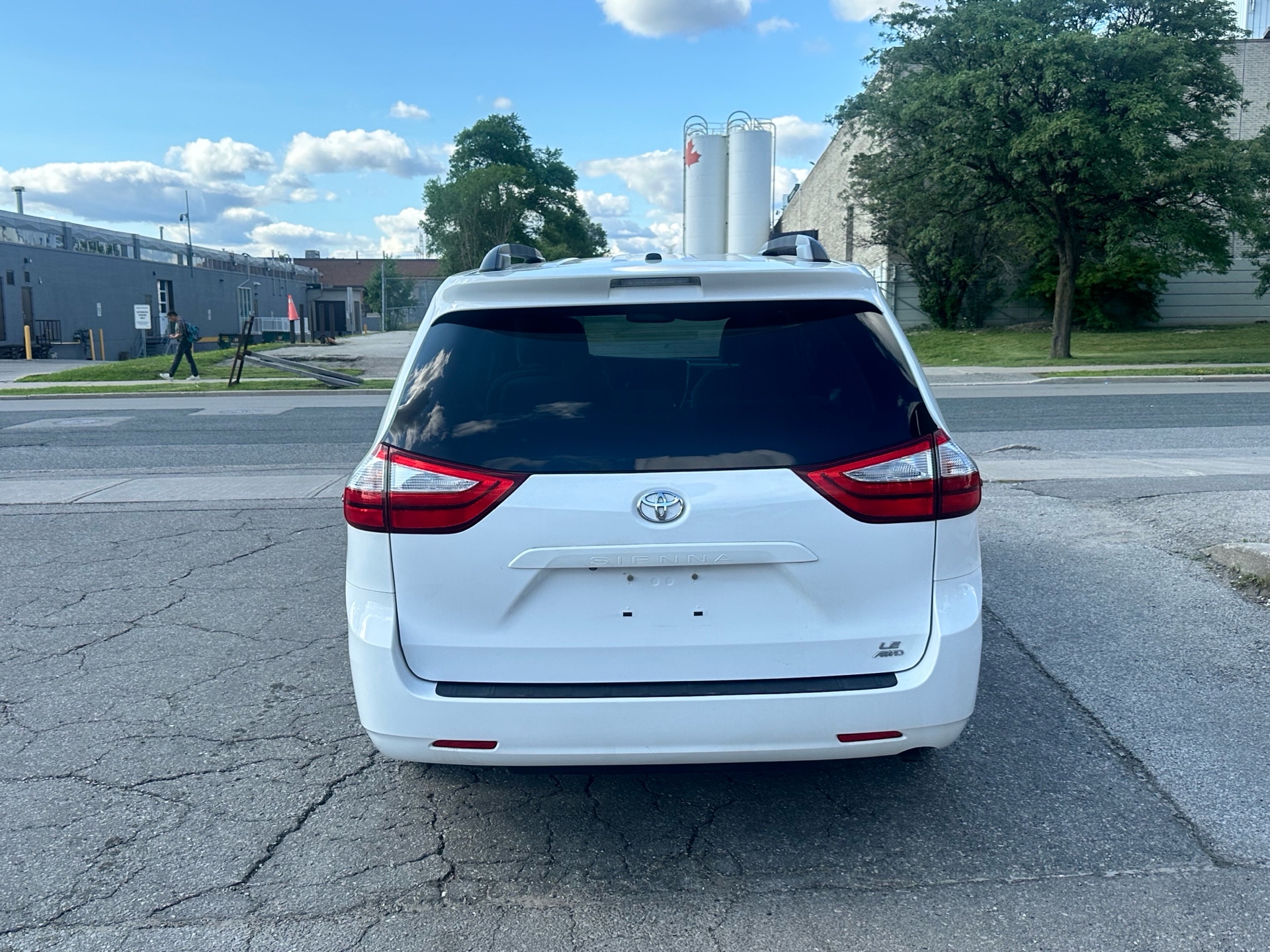 /klautosales/2015-Toyota-Sienna-4644923734628019.jpg