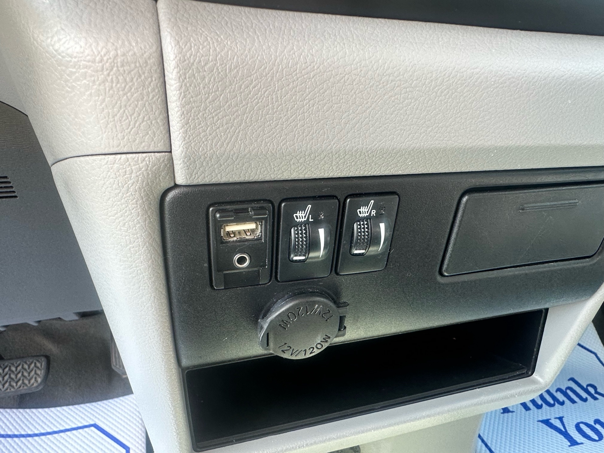 /klautosales/2015-Toyota-Sienna-7979966395029621.jpg