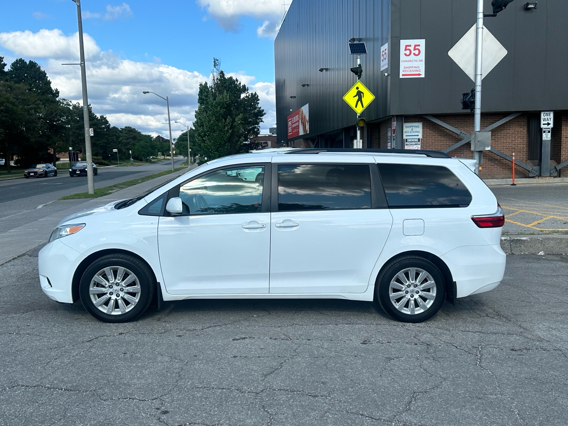 /klautosales/2015-Toyota-Sienna-8156216631633701.jpg