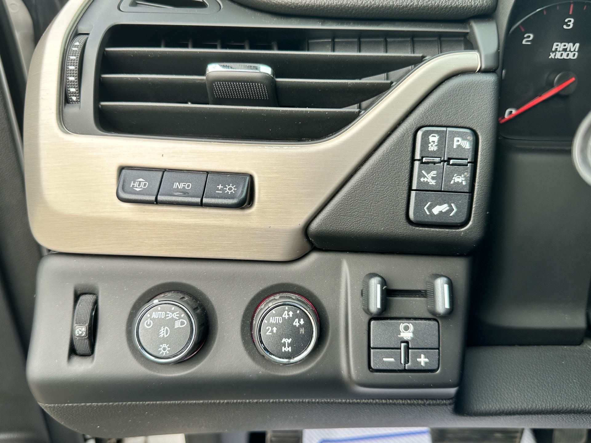 /klautosales/2016-GMC-YukonXL-4370799646880097.jpg