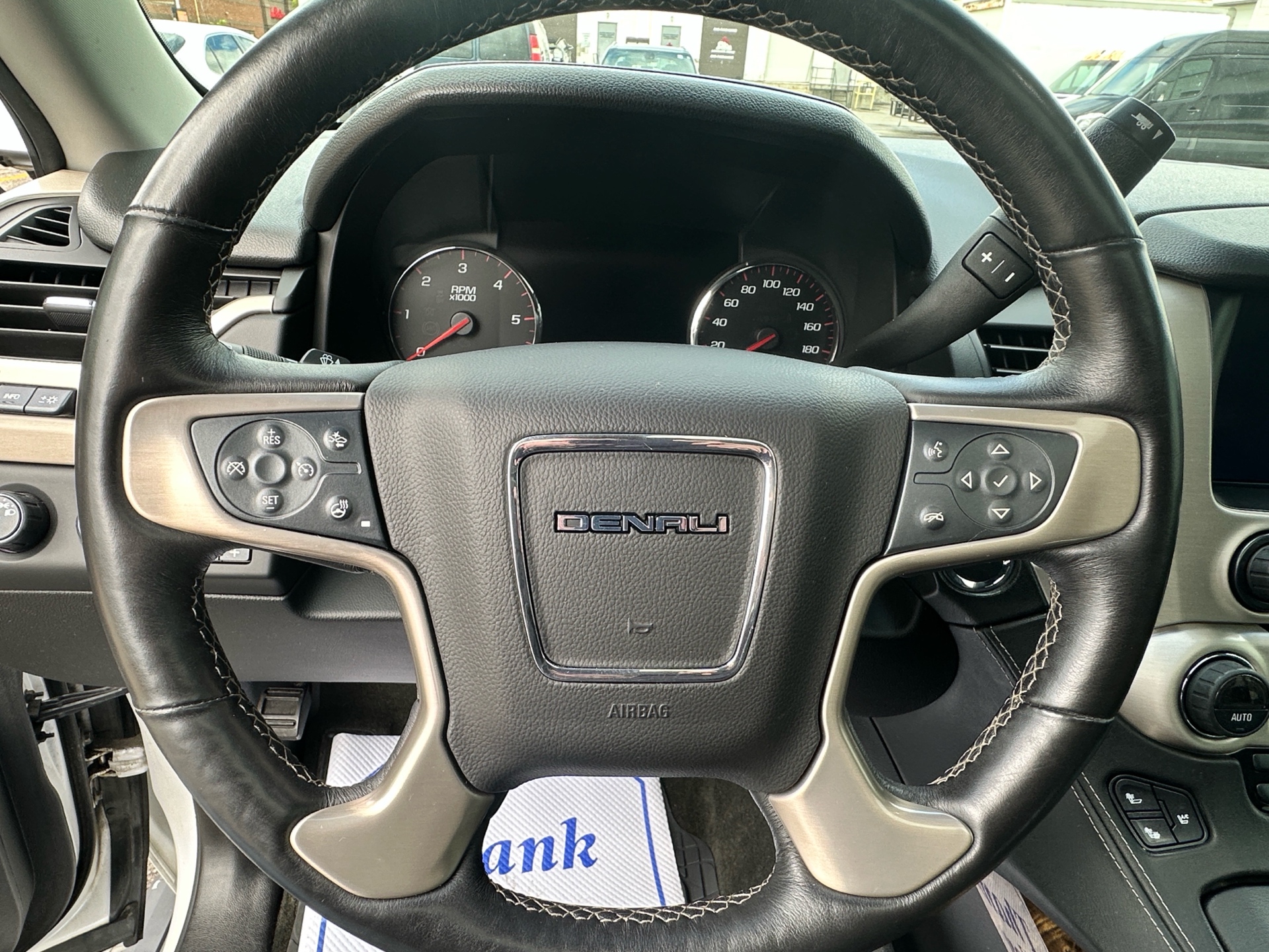 /klautosales/2016-GMC-YukonXL-8848196564367319.jpg